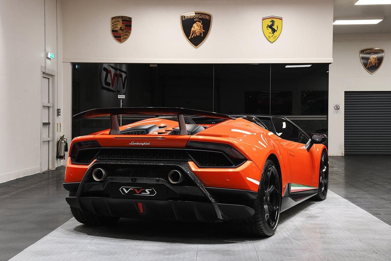 LAMBORGHINI HURACAN SPYDER LP 640-4 Performante 2dr LDF for sale UK - Slide 3