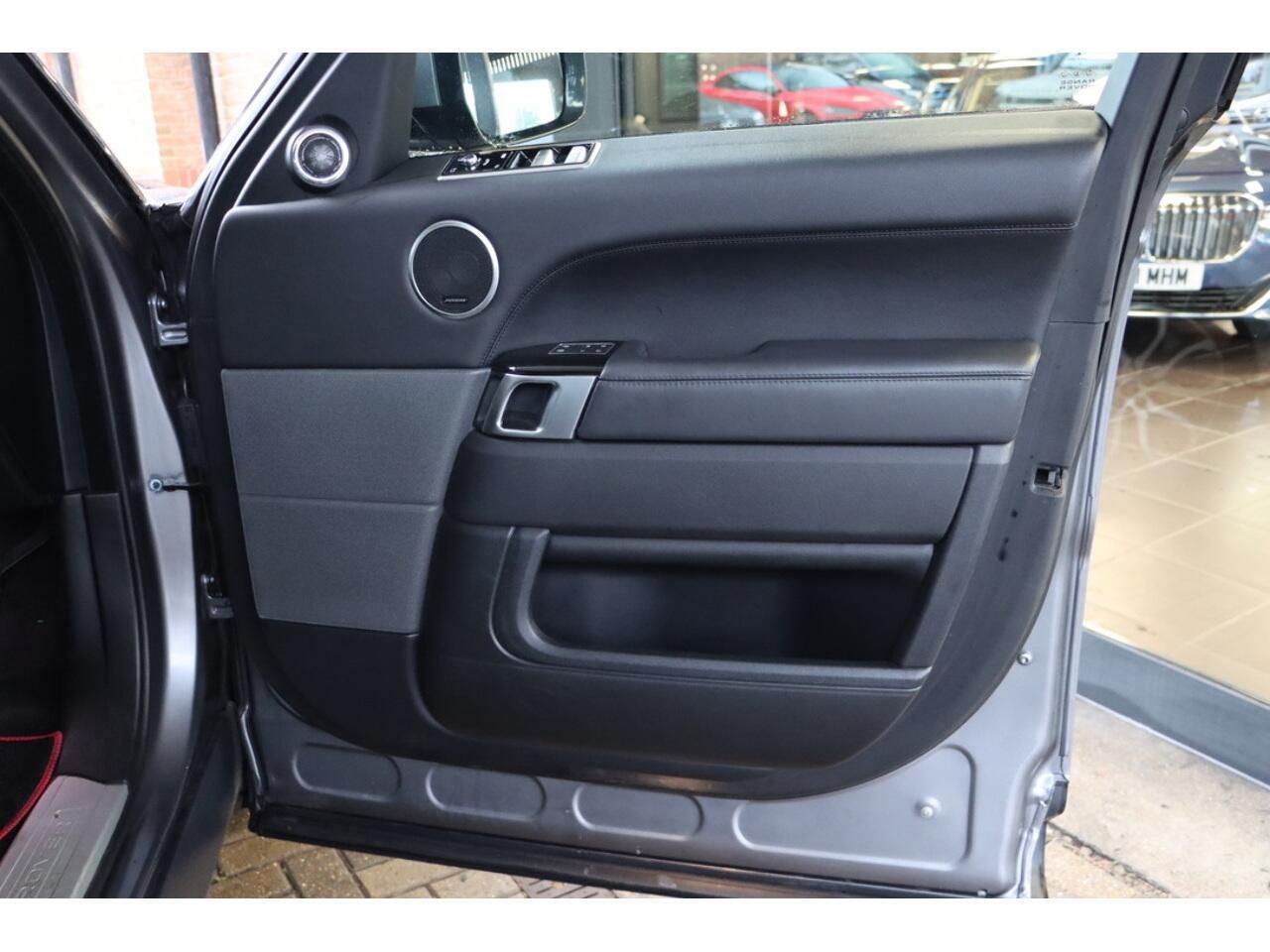 LAND ROVER RANGE ROVER SPORT ESTATE 2.0 P400e HSE Silver 5dr Auto for sale UK - Slide 10