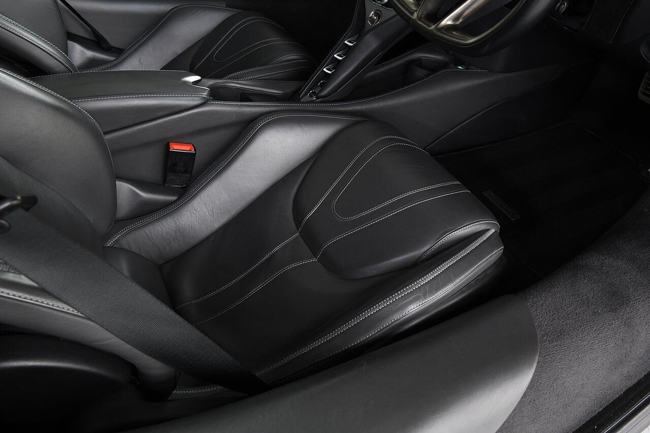 MCLAREN 720 S COUPE V8 2dr SSG Auto for sale UK - Slide 10