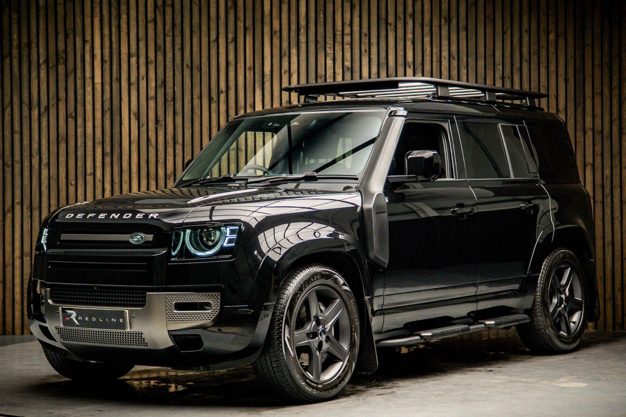 LAND ROVER DEFENDER DIESEL ESTATE 3.0 D350 X-Dynamic SE 110 5dr Auto for sale UK - Slide 8