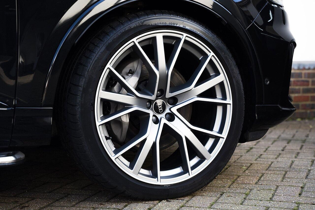 AUDI Q7 ESTATE 55 TFSI Quattro Vorsprung 5dr Tiptronic for sale UK - Slide 7