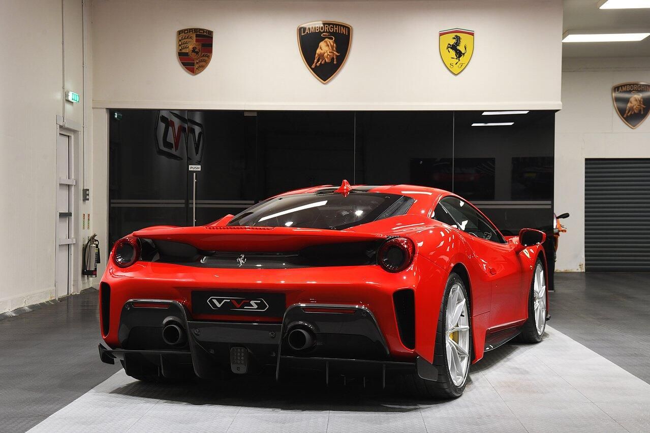 FERRARI 488 PISTA COUPE 2dr Auto for sale UK - Slide 3