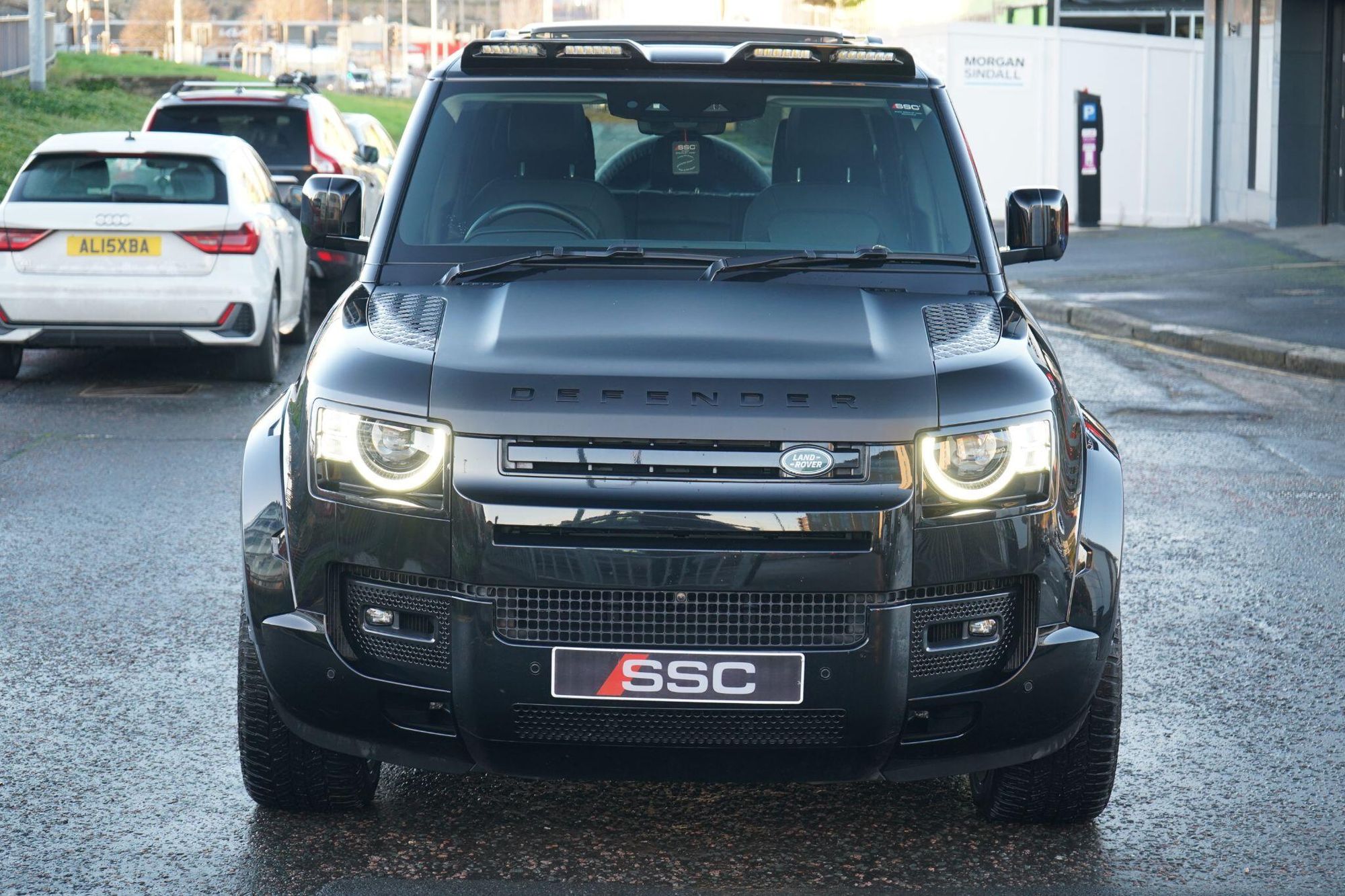 LAND ROVER DEFENDER ESTATE SPECIAL EDITIONS 3.0 P400 XS Edition 110 5dr Auto for sale UK - Slide 7