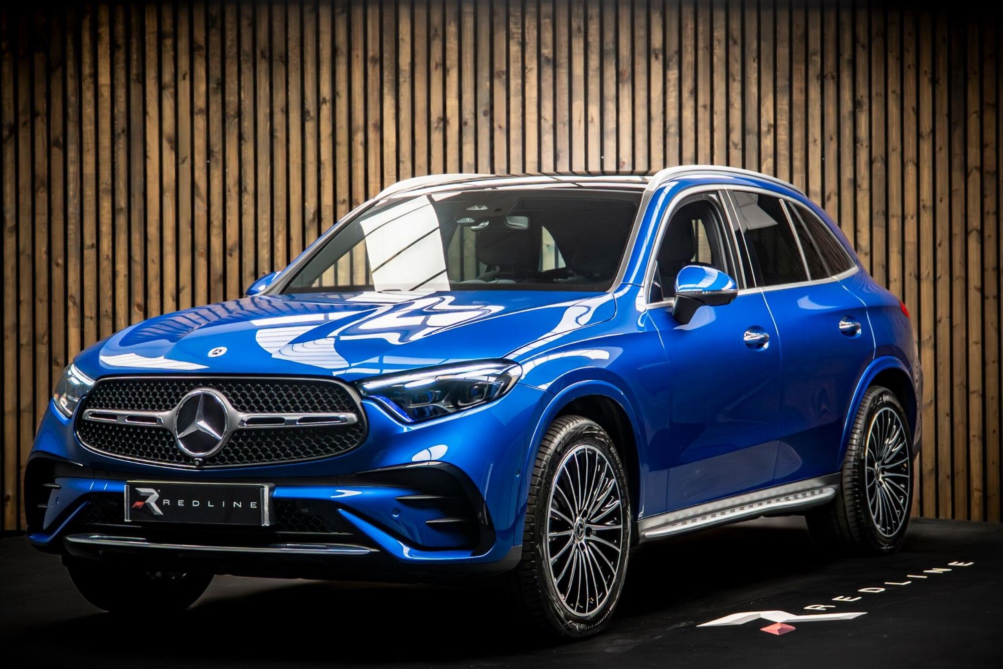 MERCEDES-BENZ GLC ESTATE GLC 300 4Matic AMG Line Premium Plus 5dr 9G-Tronic for sale UK - Slide 8