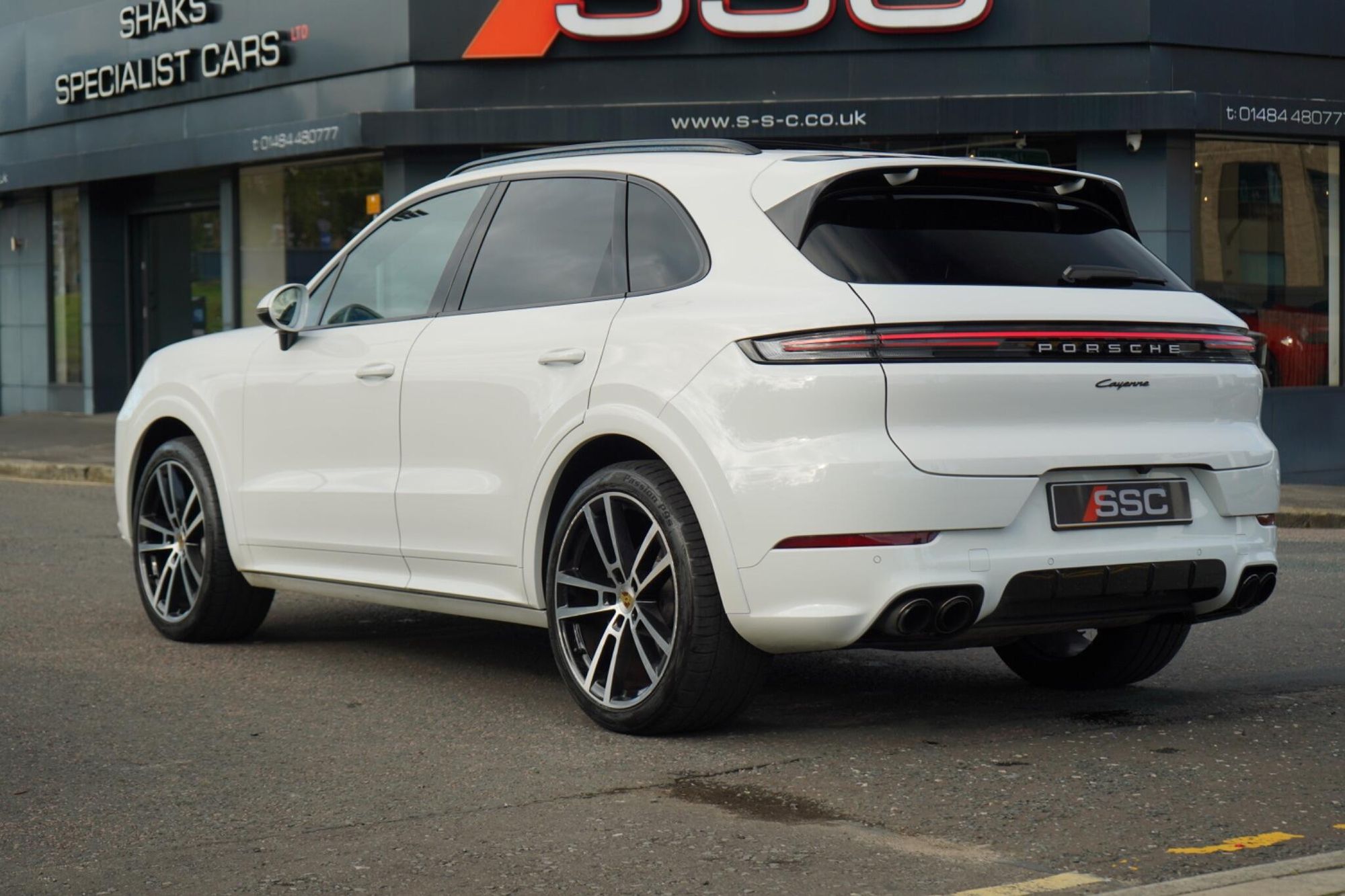 Porsche Cayenne 3.0 V6 Black Edition Tiptronic S 5 Door Auto for sale UK - Slide 2