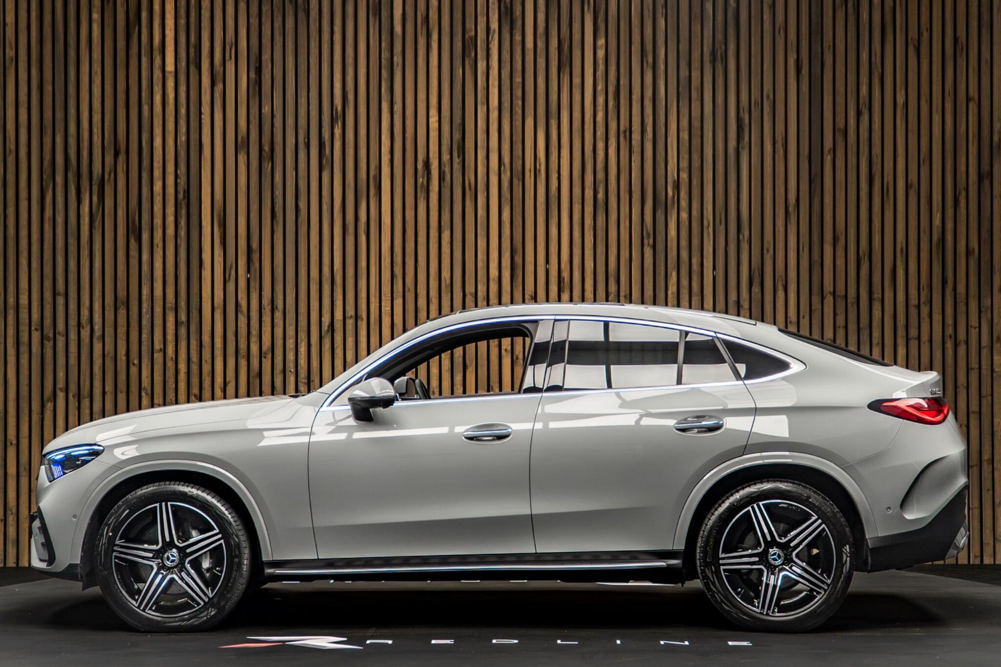 MERCEDES-BENZ GLC ESTATE GLC 300 4Matic AMG Line Premium Plus 5dr 9G-Tronic for sale UK - Slide 7