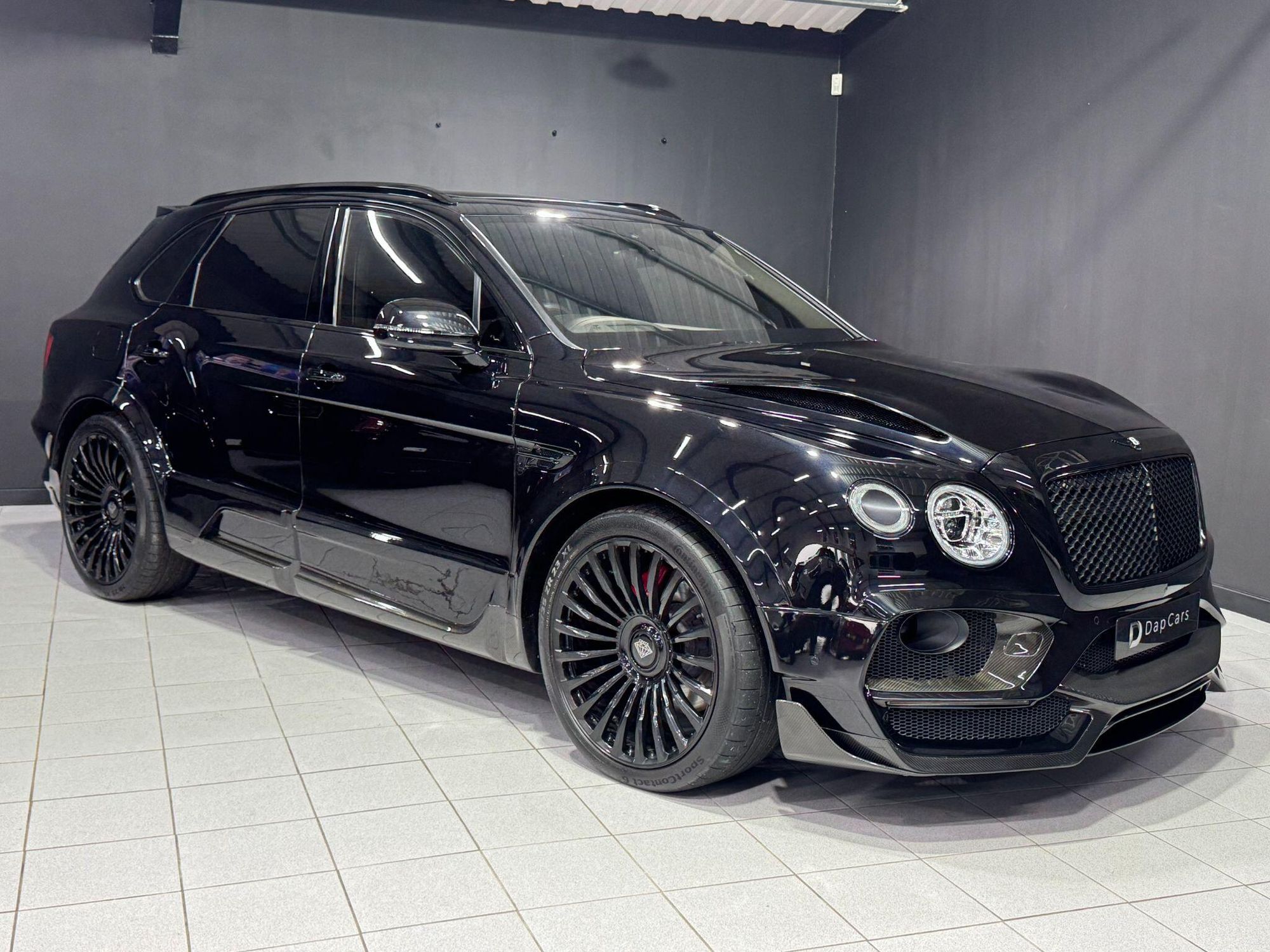 BENTLEY BENTAYGA ESTATE 6.0 W12 5dr Auto for sale UK - Slide 10