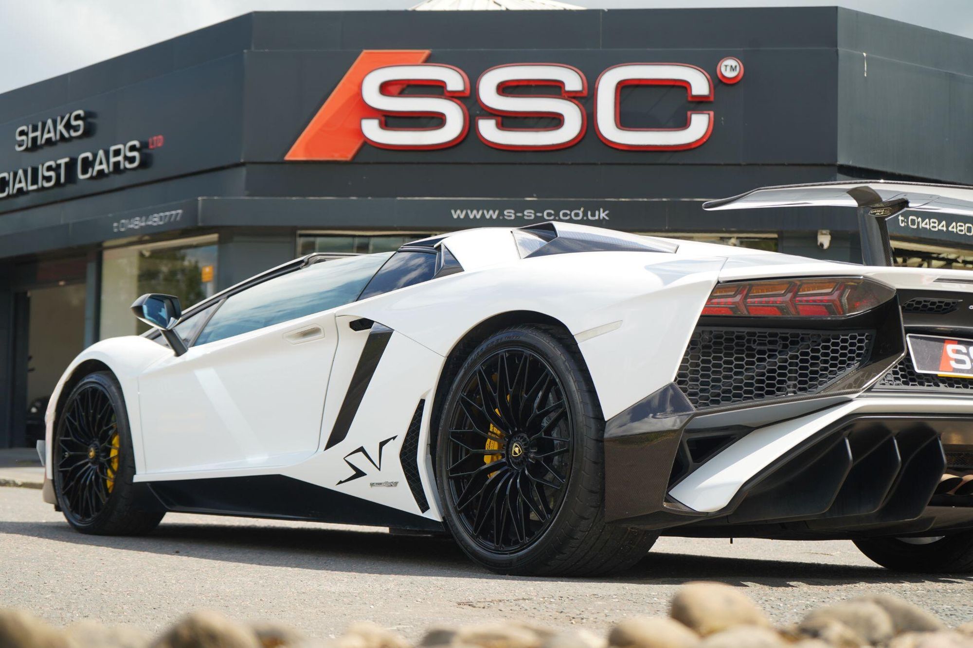 LAMBORGHINI AVENTADOR ROADSTER LP 750-4 Superveloce 2dr ISR for sale UK - Slide 9