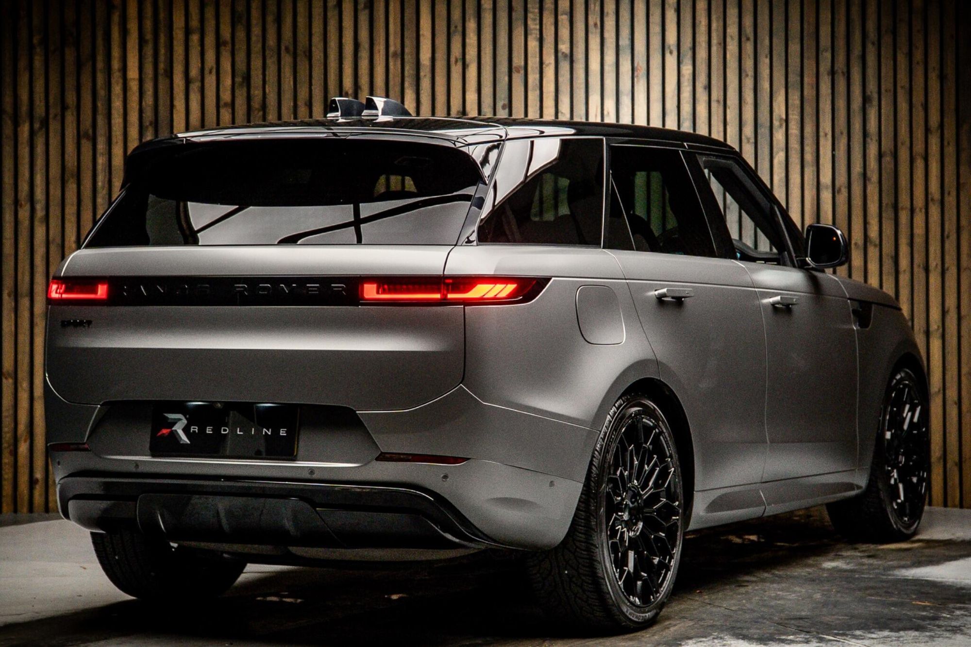 LAND ROVER RANGE ROVER SPORT DIESEL ESTATE 3.0 D350 First Edition 5dr Auto for sale UK - Slide 4
