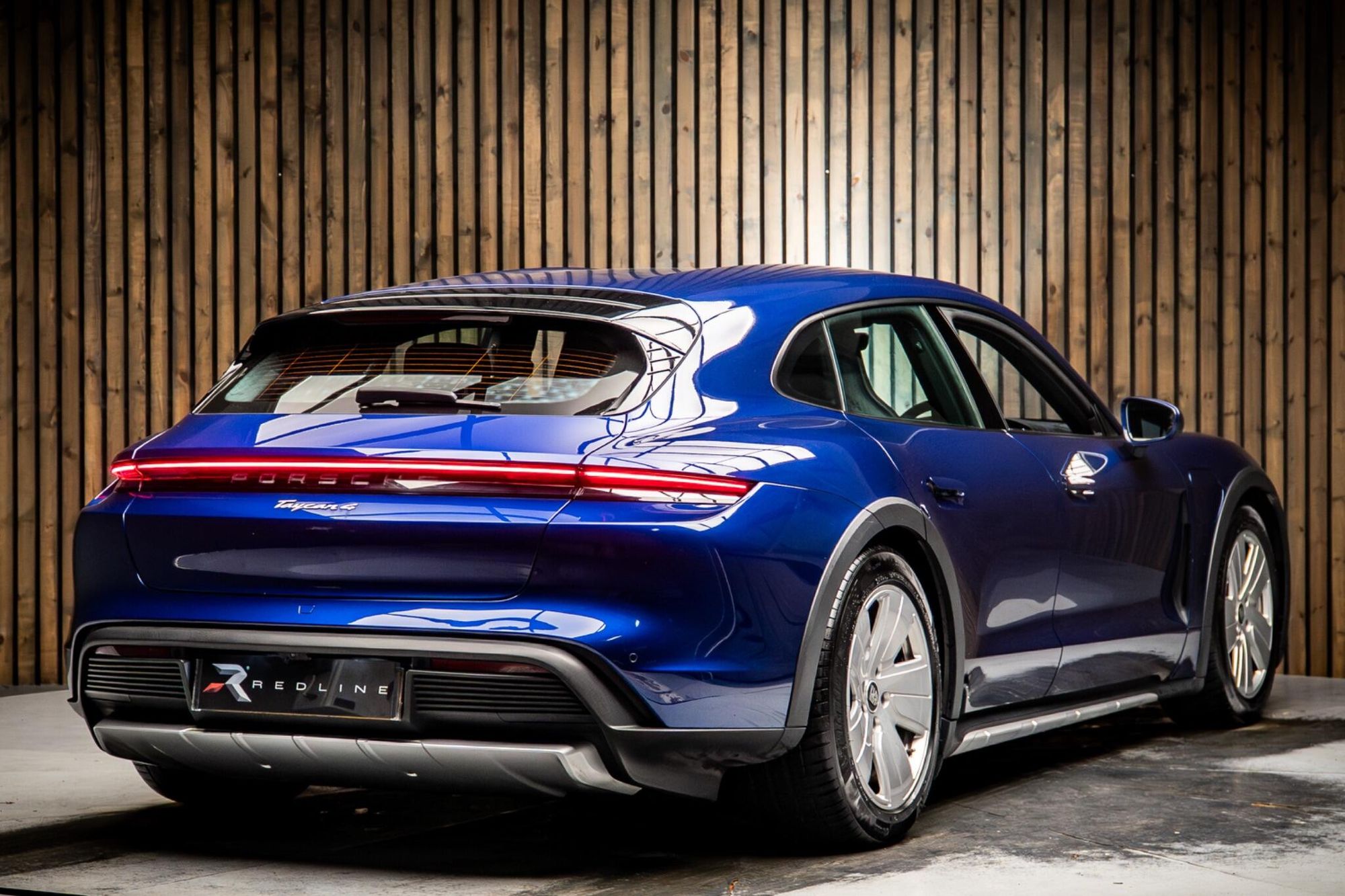 PORSCHE TAYCAN CROSS TURISMO 420kW 4S 93kWh 5dr Auto for sale UK - Slide 4