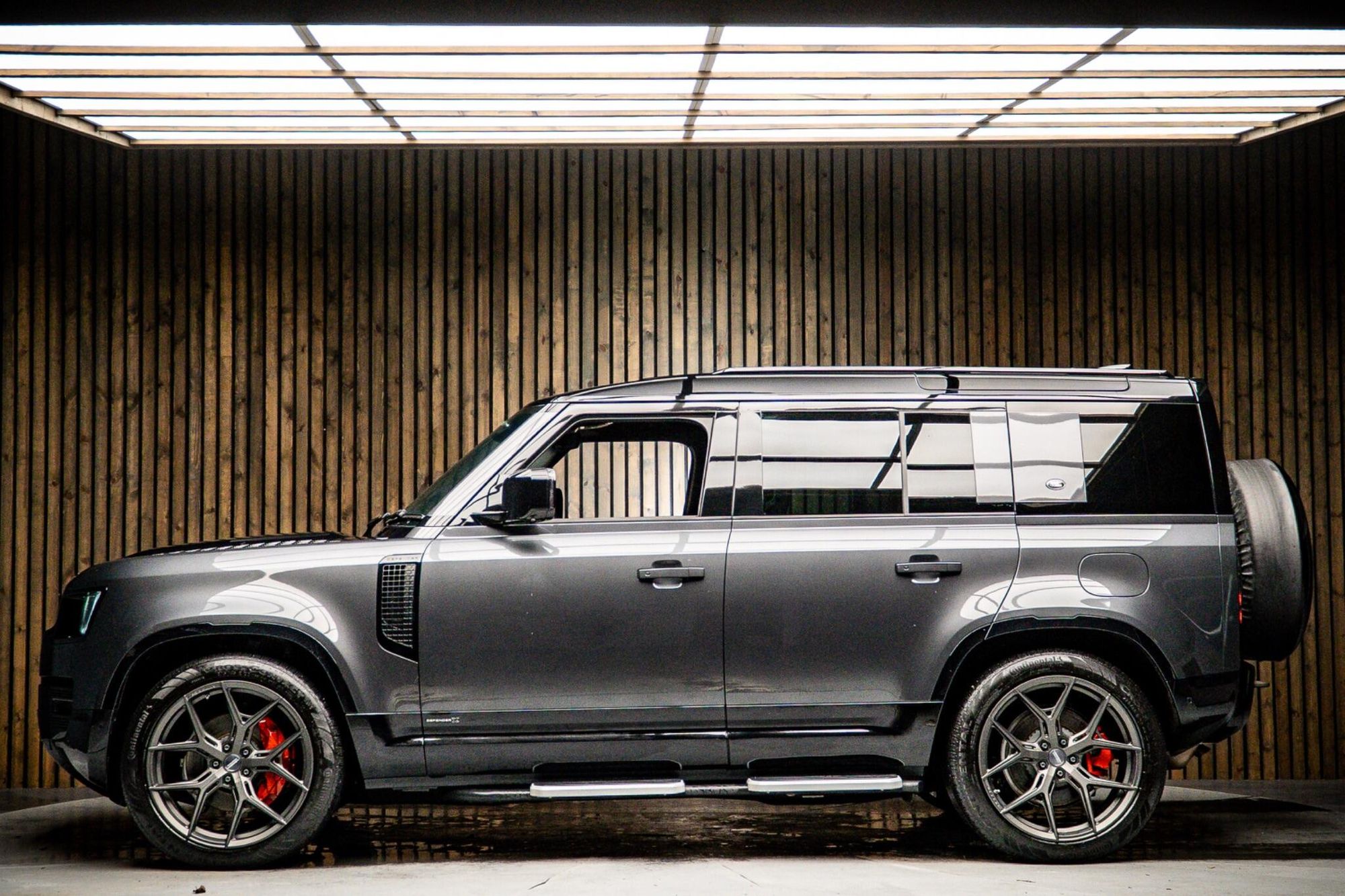 LAND ROVER DEFENDER ESTATE 2.0 P400e X 110 5dr Auto for sale UK - Slide 7