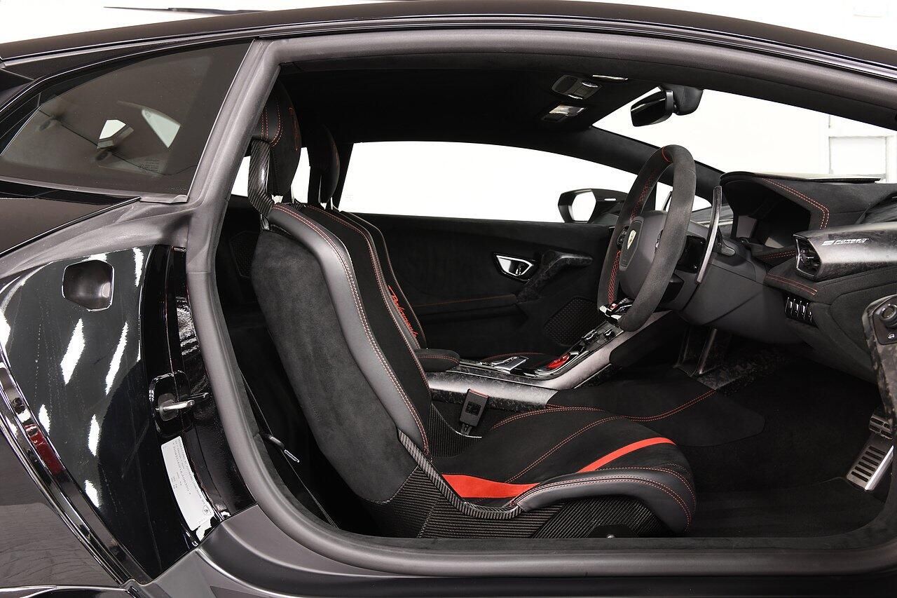 LAMBORGHINI HURACAN COUPE LP 640-4 Performante 2dr LDF for sale UK - Slide 6