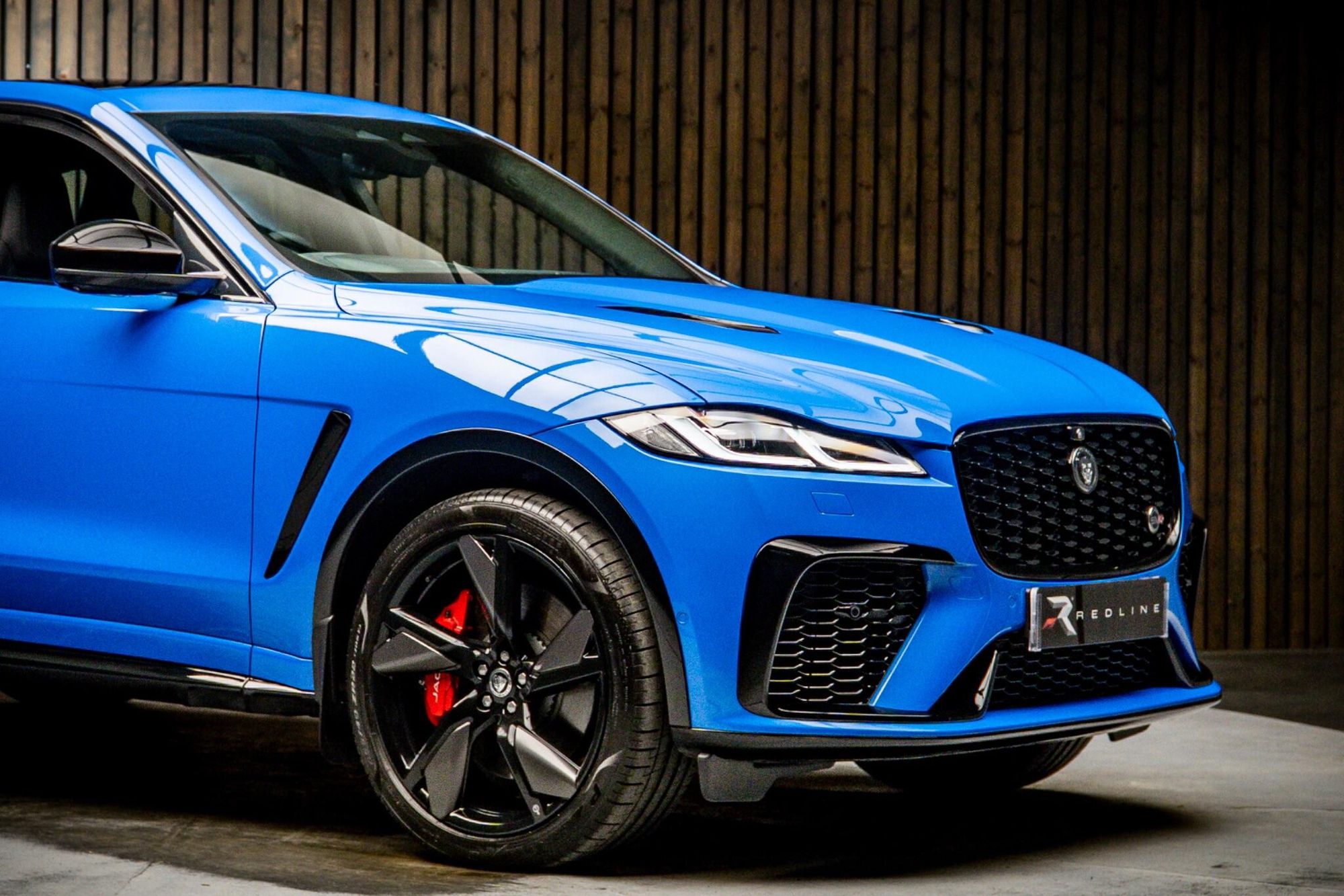 JAGUAR F-PACE ESTATE 5.0 V8 550 SVR 5dr Auto AWD for sale UK - Slide 10