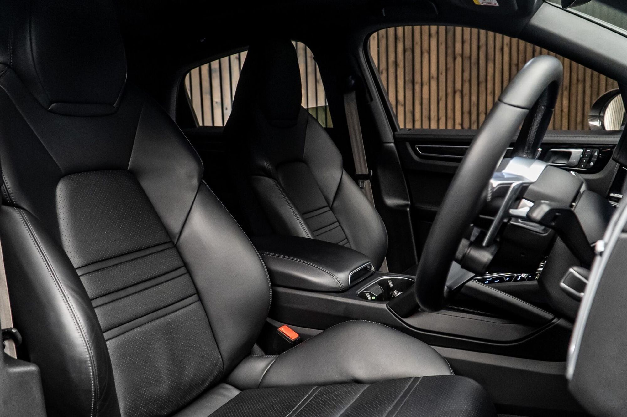 PORSCHE CAYENNE COUPE SPECIAL EDITIONS E-Hybrid Platinum Edition 5dr Tiptronic S for sale UK - Slide 2