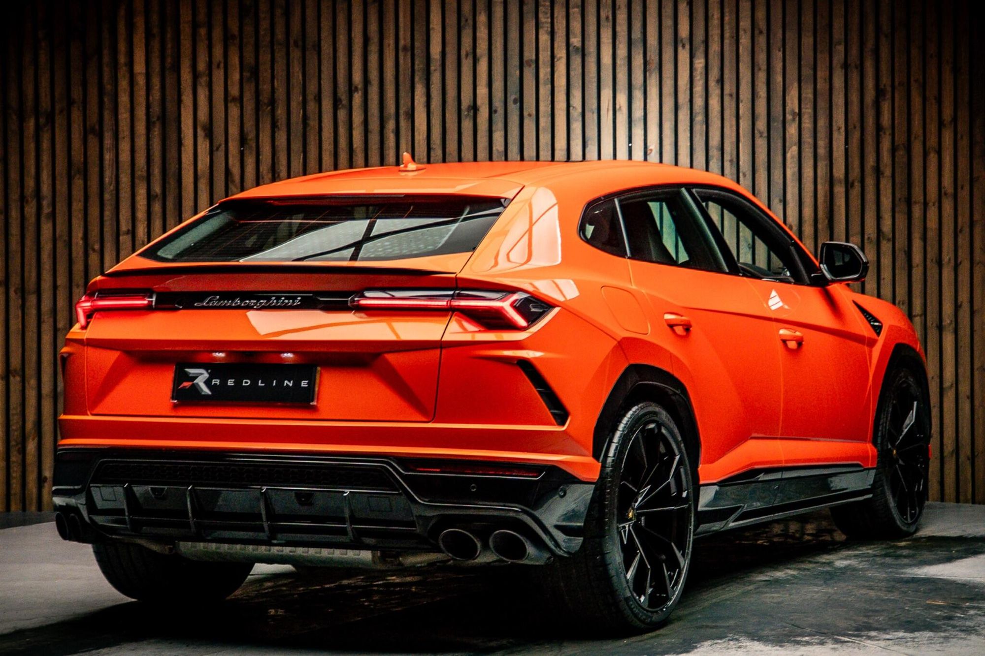 LAMBORGHINI URUS ESTATE 4.0T FSI V8 5dr Auto for sale UK - Slide 4