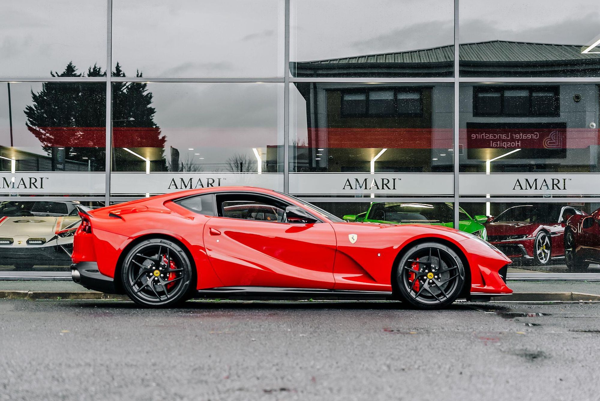 FERRARI 812 SUPERFAST COUPE 2dr Auto for sale UK - Slide 2