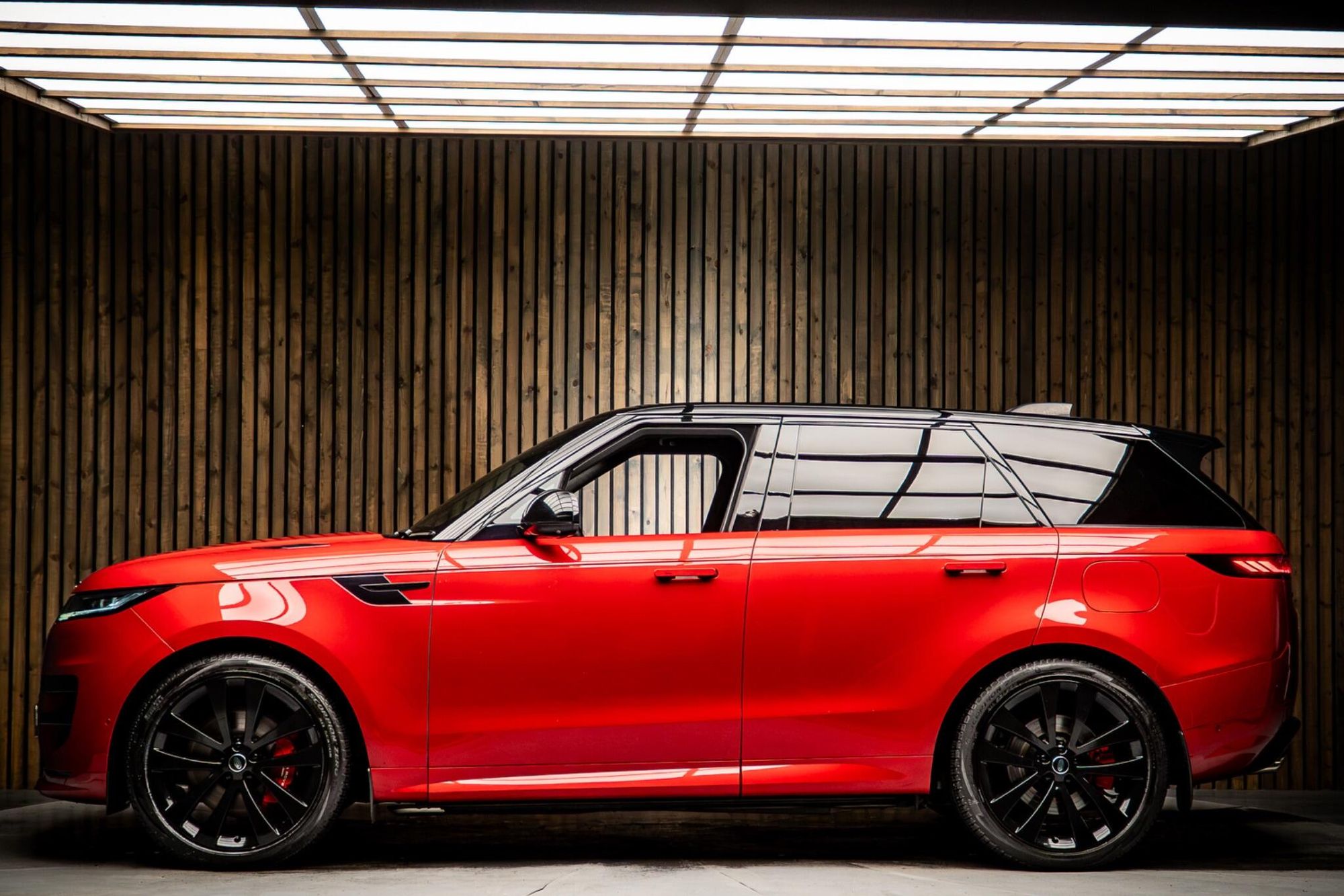 LAND ROVER RANGE ROVER SPORT ESTATE 3.0 P510e First Edition 5dr Auto for sale UK - Slide 7