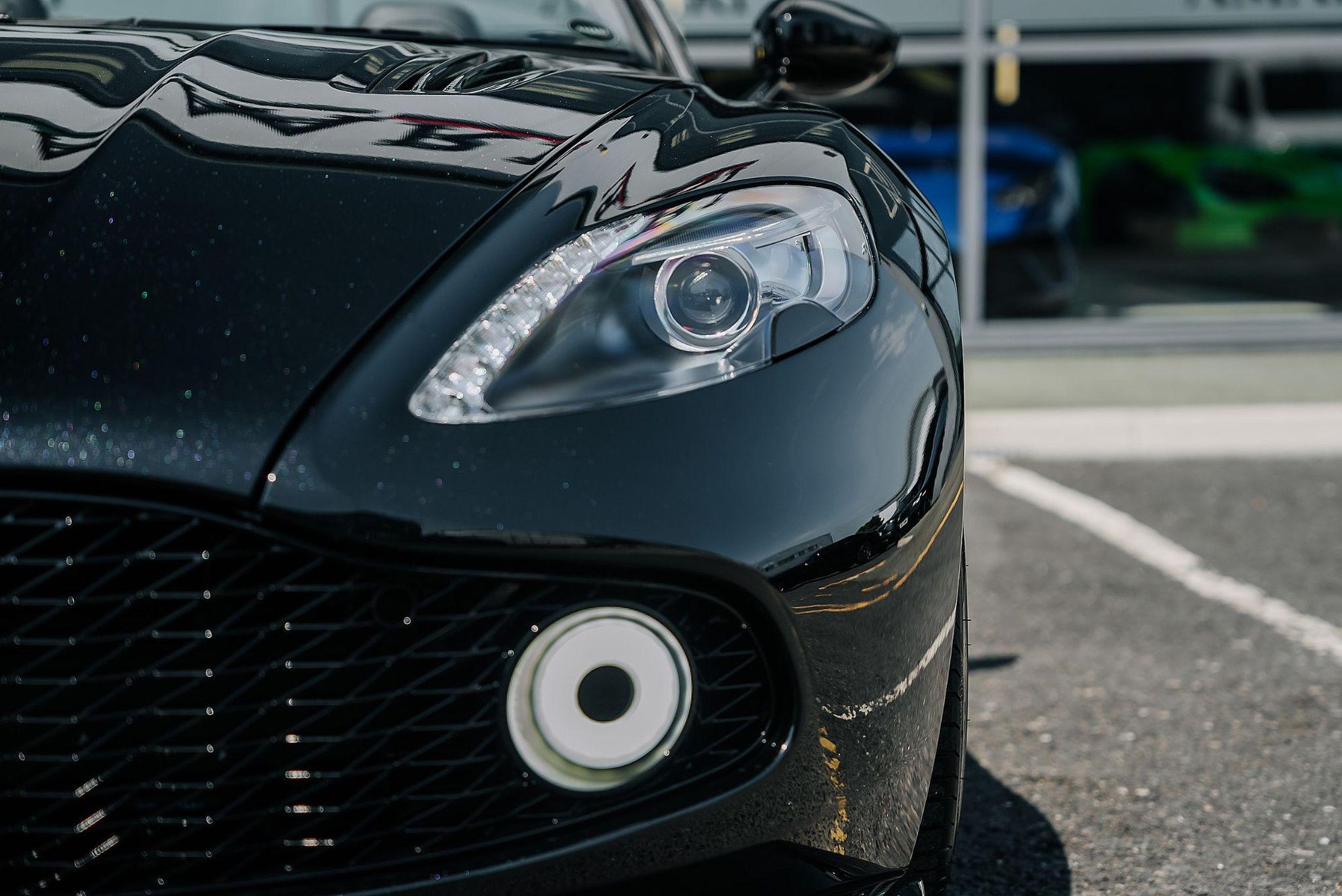 ASTON MARTIN VANQUISH CONVERTIBLE V12 Zegato Volante 2dr Auto for sale UK - Slide 7