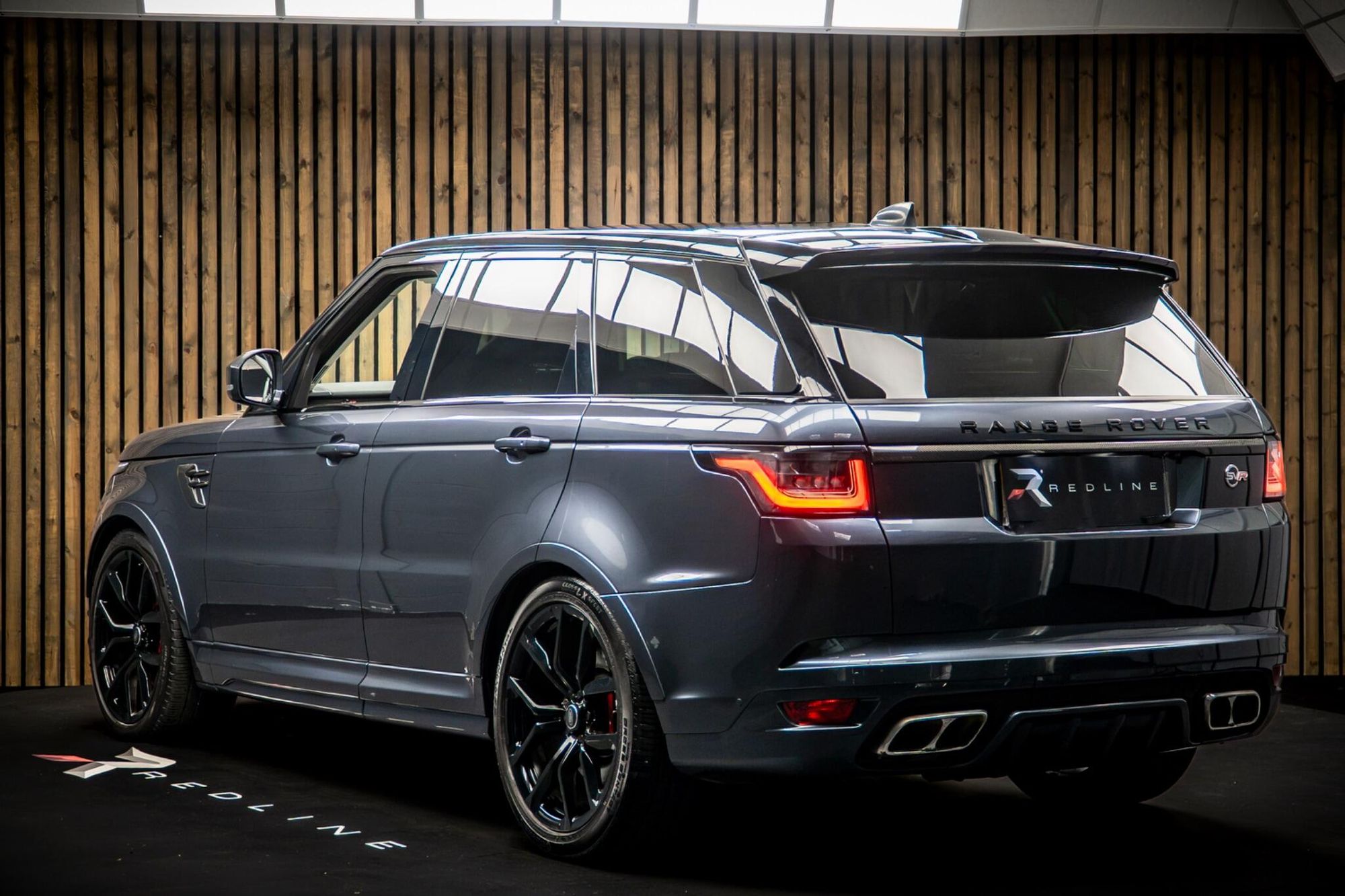 LAND ROVER RANGE ROVER SPORT ESTATE 5.0 P575 S/C SVR 5dr Auto for sale UK - Slide 3