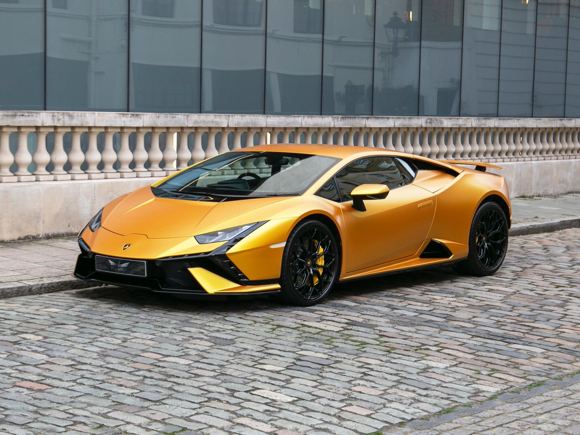 LAMBORGHINI HURACAN COUPE LP 640-4 Performante 2dr LDF for sale UK - Slide 2