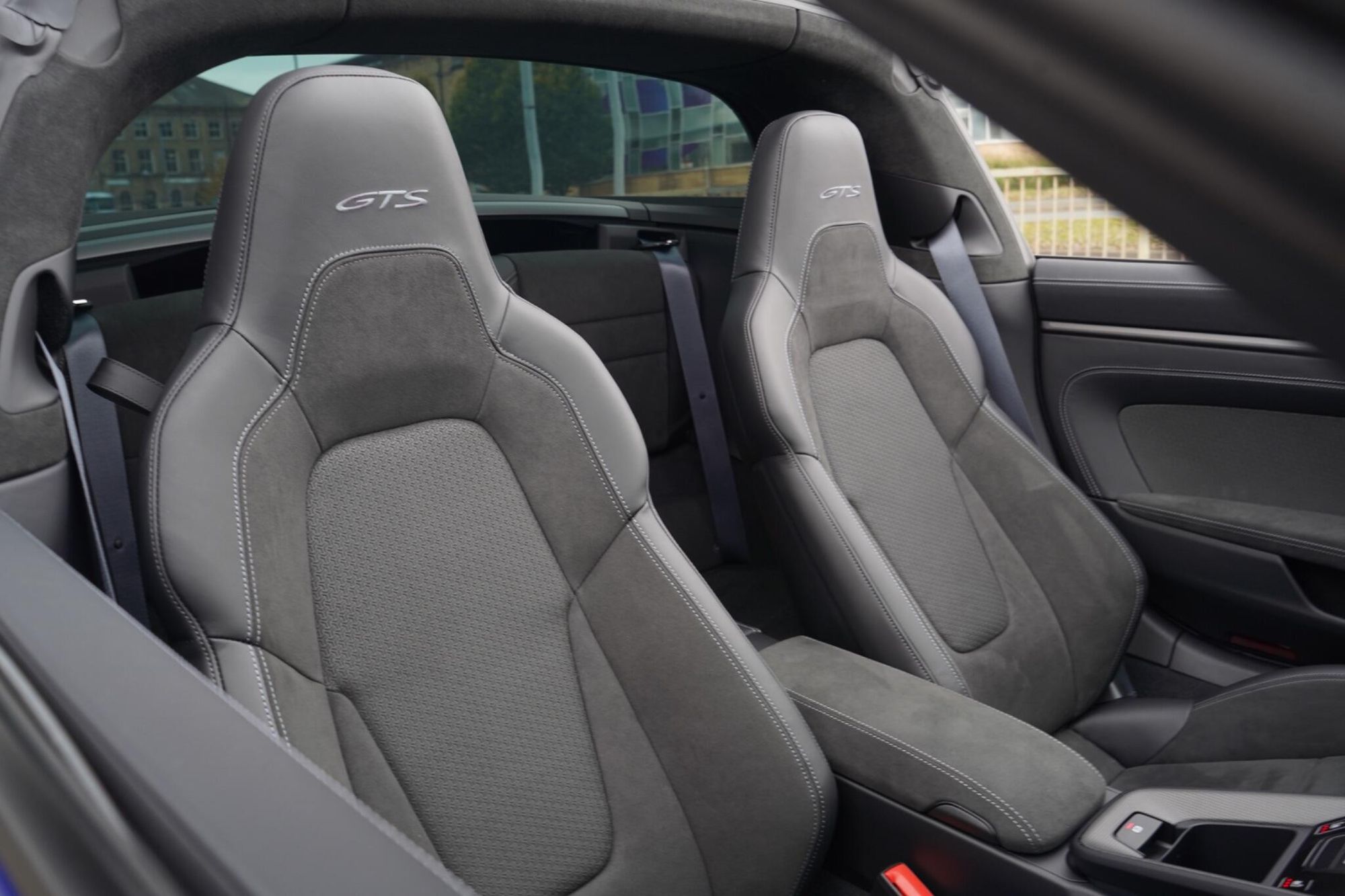 PORSCHE 911 [992] TARGA 4 GTS t-Hybrid 2dr PDK for sale UK - Slide 3