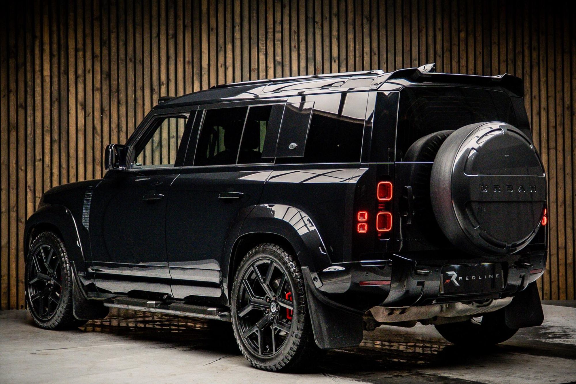 LAND ROVER DEFENDER DIESEL ESTATE 3.0 D300 X-Dynamic HSE 110 5dr Auto for sale UK - Slide 3