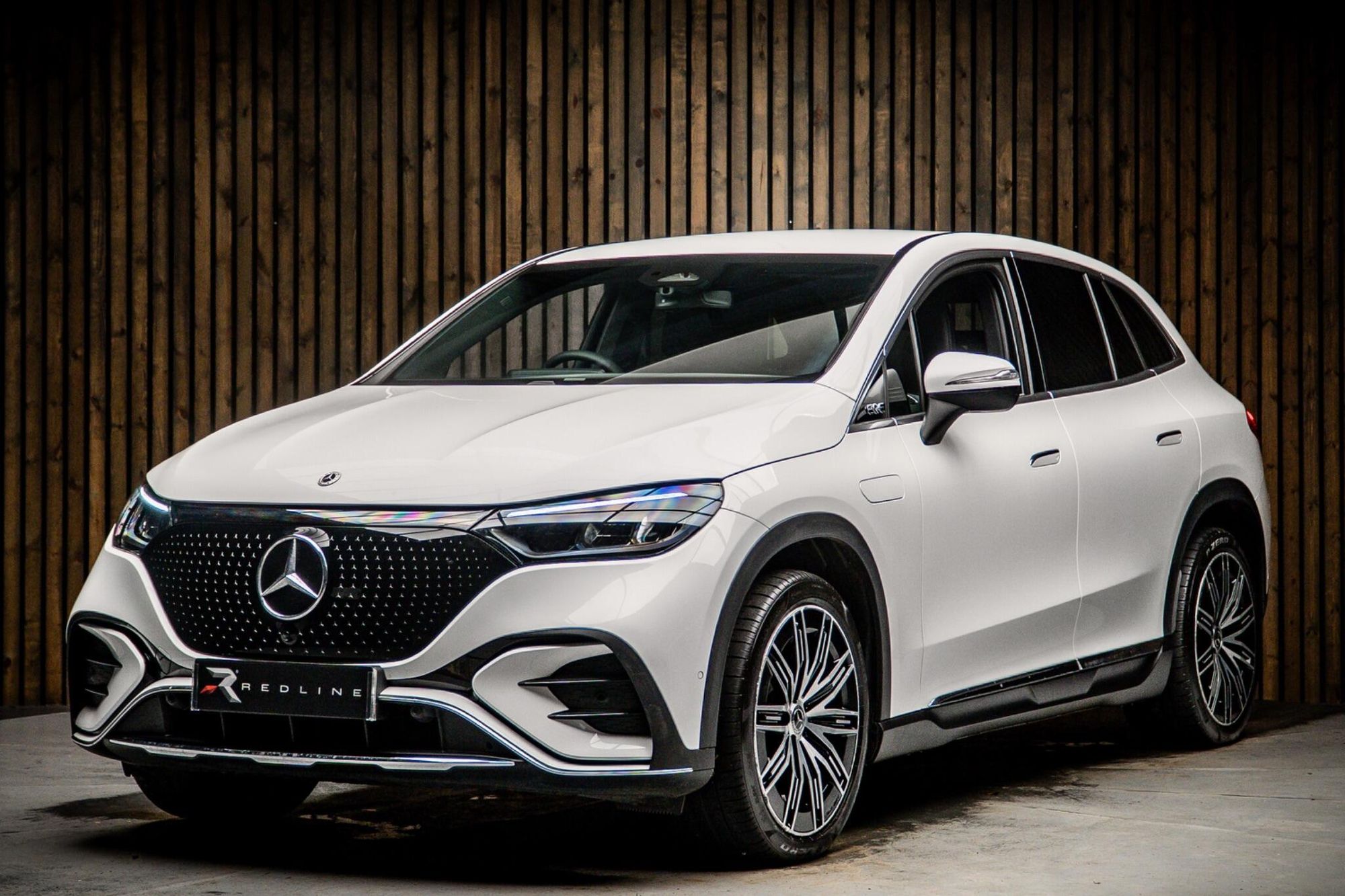 MERCEDES-BENZ EQE ESTATE 350+ 215kW AMG Line Edition 96kWh 5dr Auto for sale UK - Slide 8