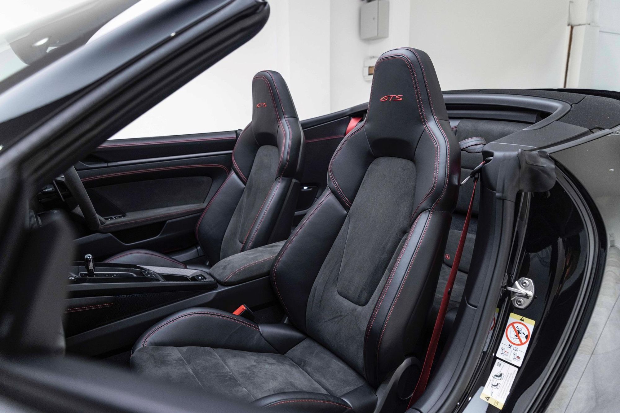 PORSCHE 911 [992] CARRERA 4 CABRIOLET GTS 2dr PDK for sale UK - Slide 3