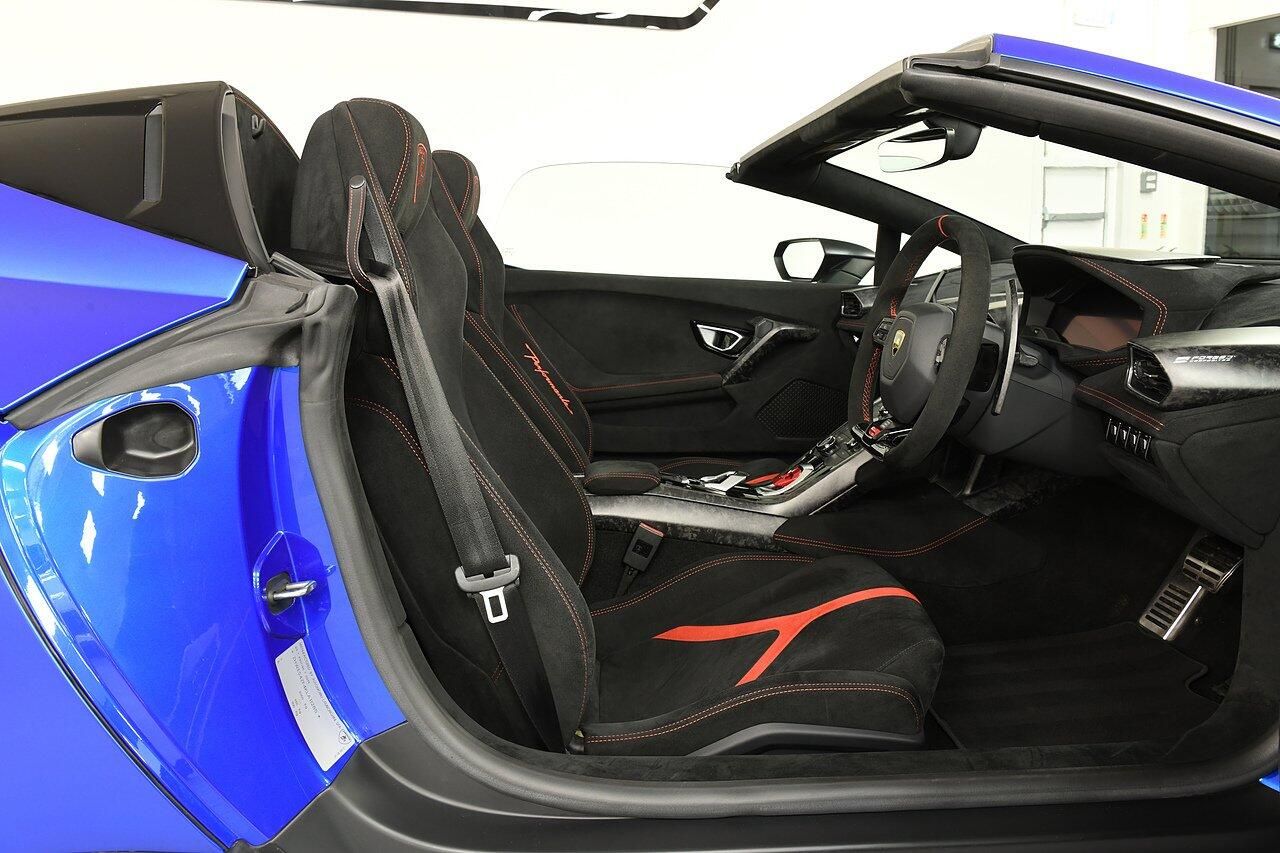 LAMBORGHINI HURACAN SPYDER LP 640-4 Performante 2dr LDF for sale UK - Slide 6