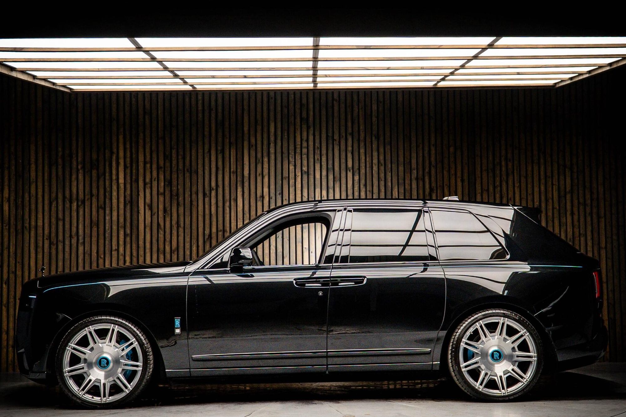 ROLLS-ROYCE CULLINAN ESTATE II Black Badge 5dr Auto for sale UK - Slide 7