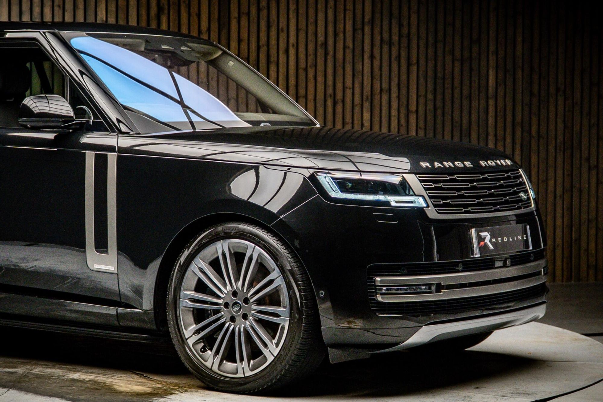 LAND ROVER RANGE ROVER ESTATE 4.4 P530 V8 Autobiography LWB 4dr Auto [7 Seat] for sale UK - Slide 10