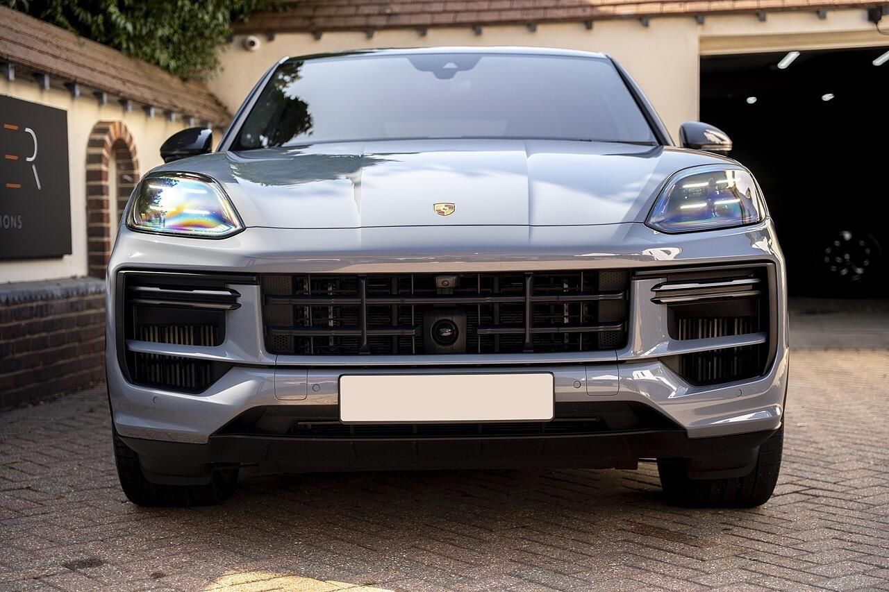 PORSCHE CAYENNE COUPE Turbo E-Hybrid 5dr Tiptronic S for sale UK - Slide 2