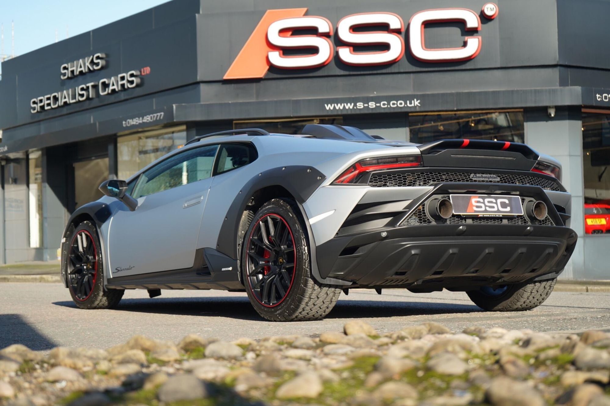 LAMBORGHINI HURACAN EVO COUPE 5.2 V10 610 Sterrato 2dr Auto AWD for sale UK - Slide 2