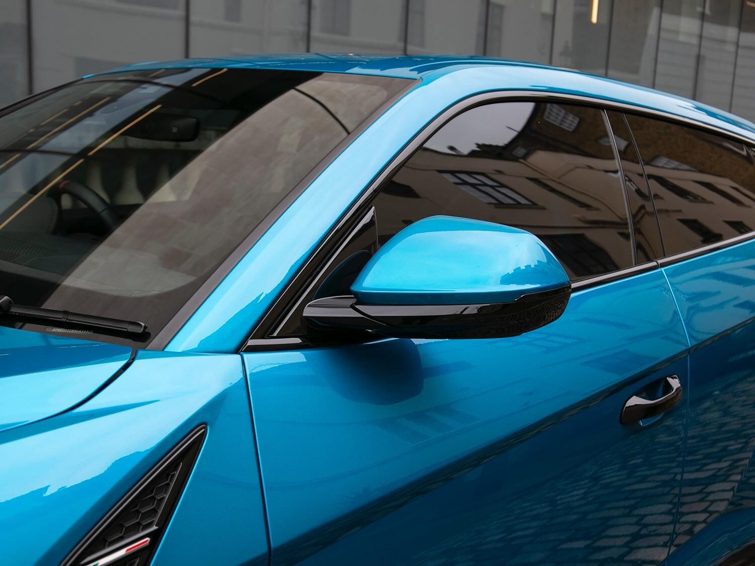 LAMBORGHINI URUS ESTATE 4.0T 25.9kWh Plug-in Hybrid FSI V8 5dr Auto for sale UK - Slide 5