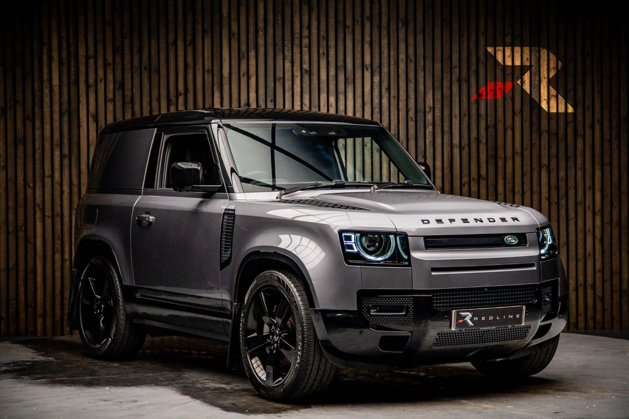 LAND ROVER DEFENDER 90 DIESEL 3.0 D300 Hard Top X-Dynamic HSE Auto