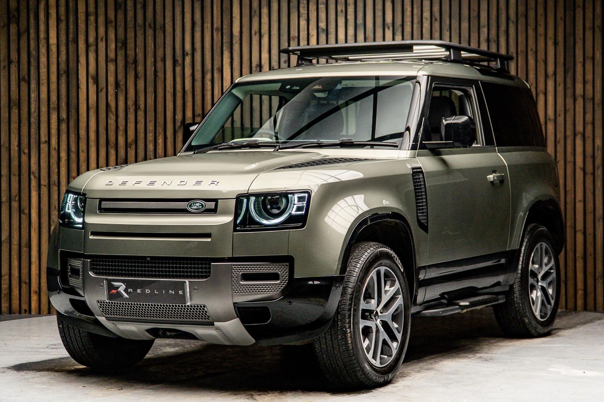 LAND ROVER DEFENDER ESTATE 2.0 P300 X-Dynamic SE 90 3dr Auto for sale UK - Slide 8