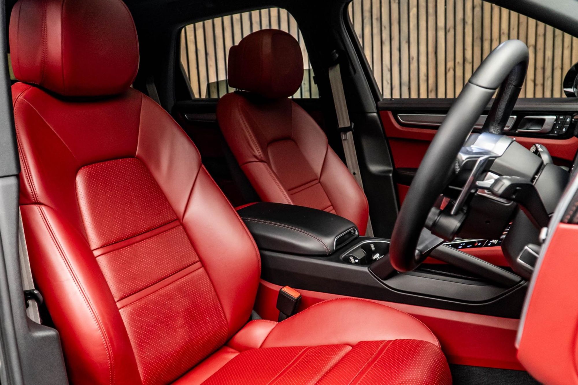 PORSCHE CAYENNE ESTATE SPECIAL EDITIONS E-Hybrid Platinum Edition 5dr Tiptronic S for sale UK - Slide 2