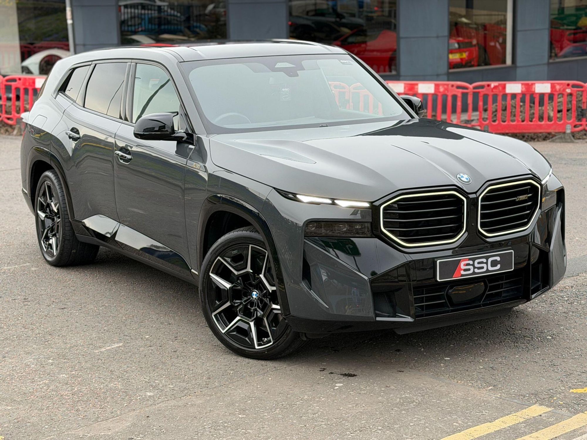 BMW XM Suv 4.4 xDrive Label Phev 29.5kWh 5 Door Auto for sale UK - Slide 4