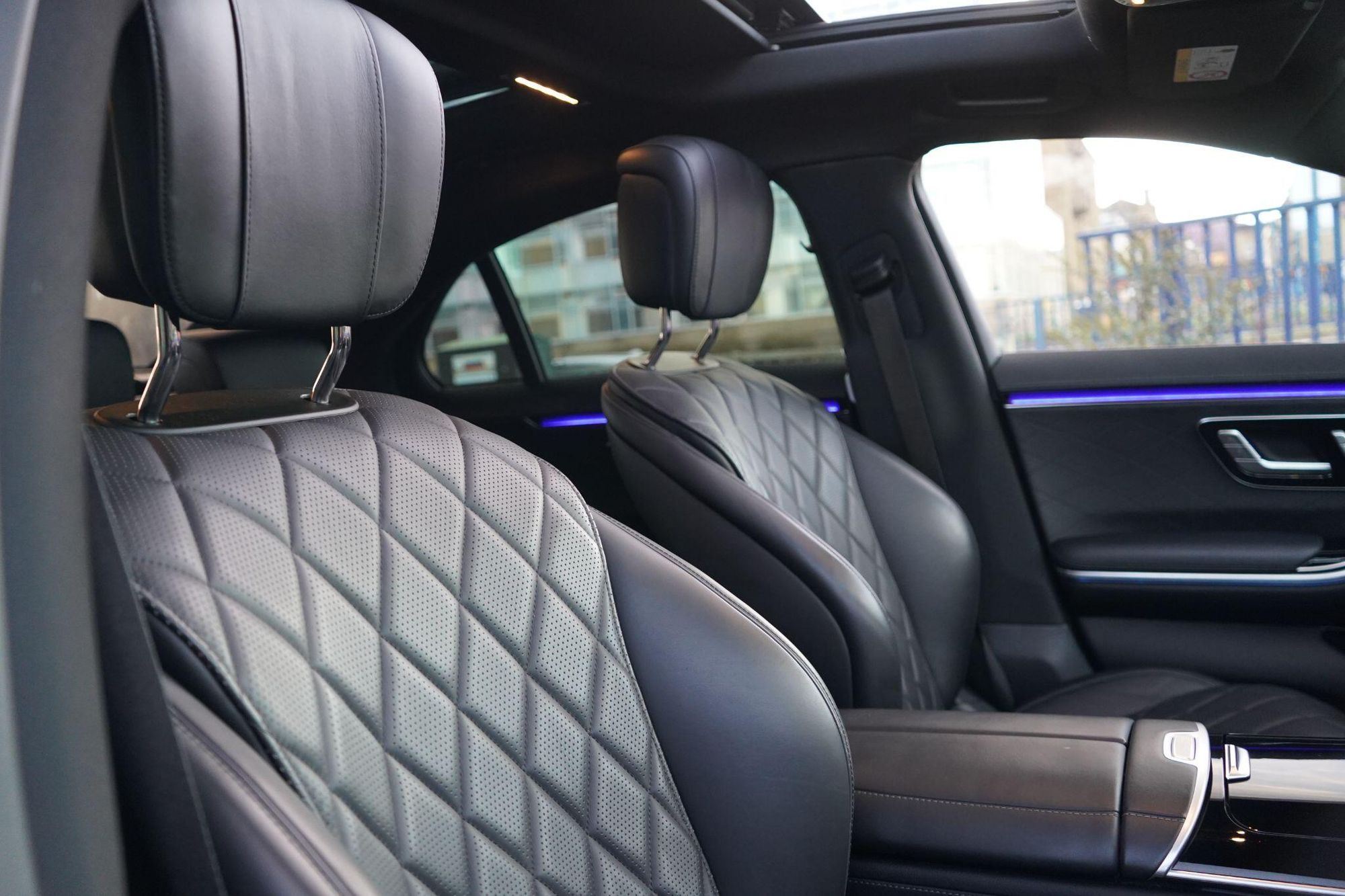 MERCEDES-BENZ S CLASS SALOON S500 4Matic AMG Line 4dr 9G-Tronic for sale UK - Slide 3