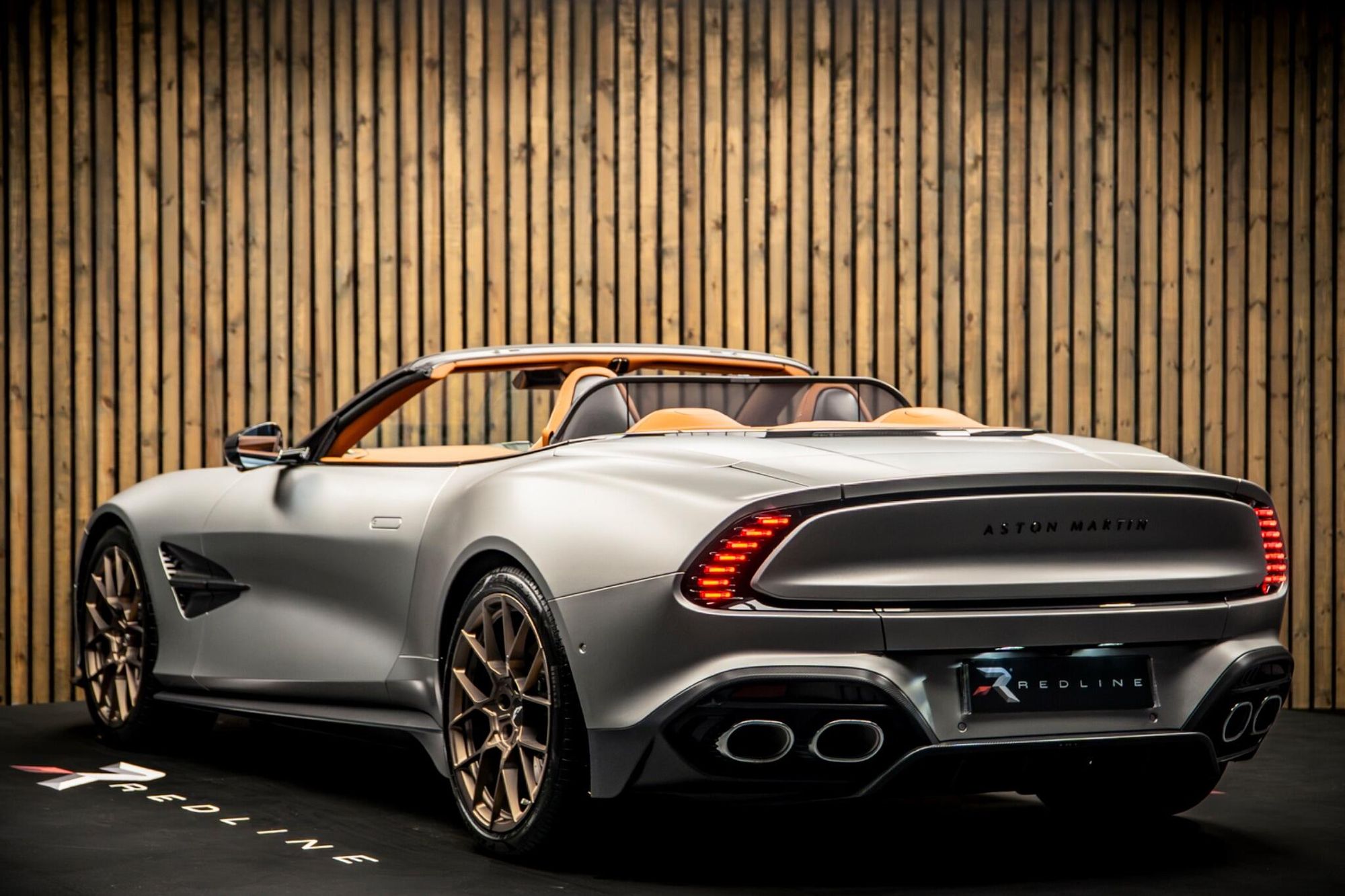 ASTON MARTIN VANQUISH CONVERTIBLE V12 Volante 2dr Auto for sale UK - Slide 3