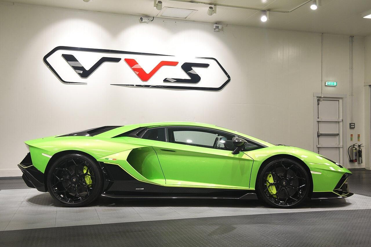 LAMBORGHINI AVENTADOR COUPE LP 780-4 Ultimae 2dr ISR for sale UK - Slide 2