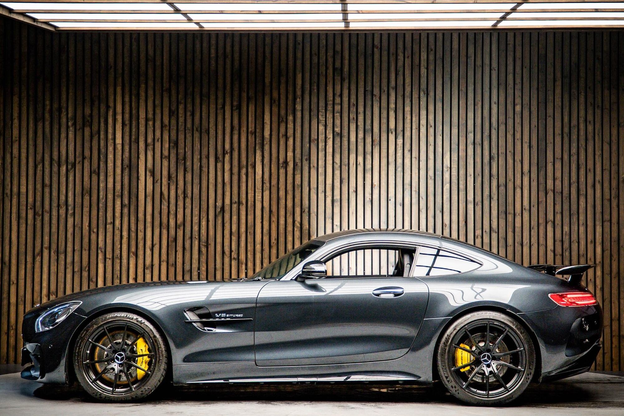 MERCEDES-BENZ AMG GT COUPE GT R Premium 2dr Auto for sale UK - Slide 7