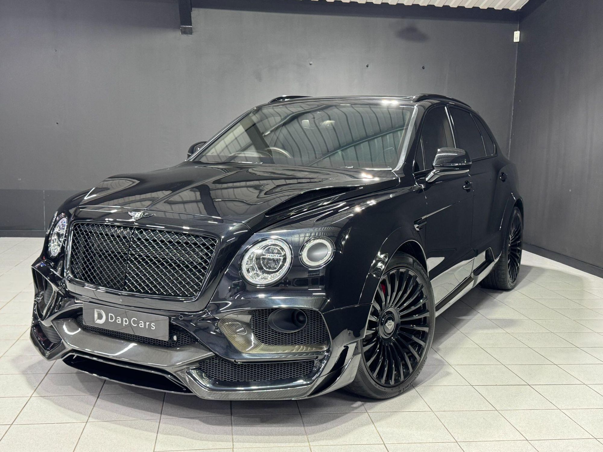 BENTLEY BENTAYGA ESTATE 6.0 W12 5dr Auto for sale UK - Slide 4