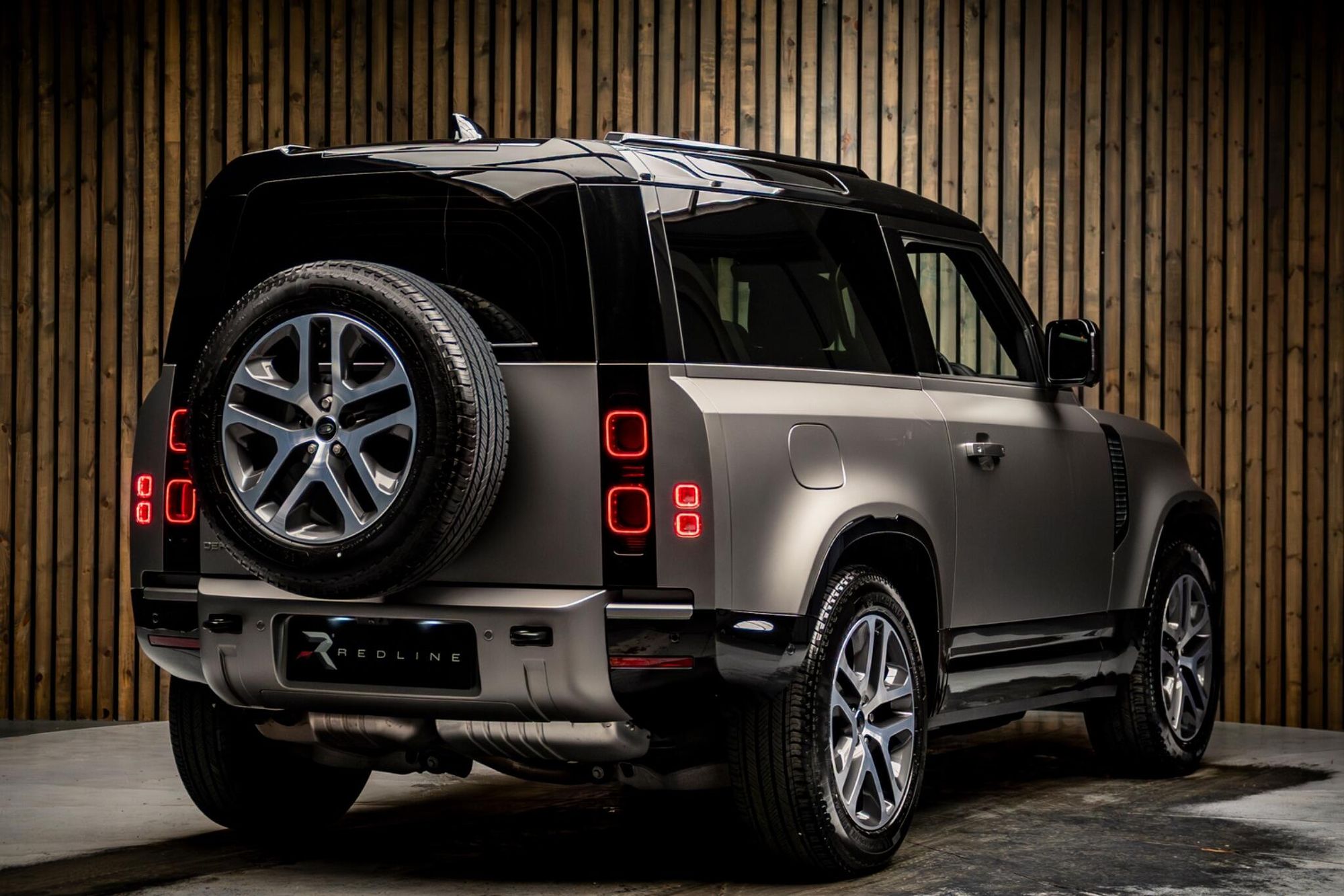 LAND ROVER DEFENDER DIESEL ESTATE 3.0 D350 X-Dynamic HSE 90 3dr Auto for sale UK - Slide 4