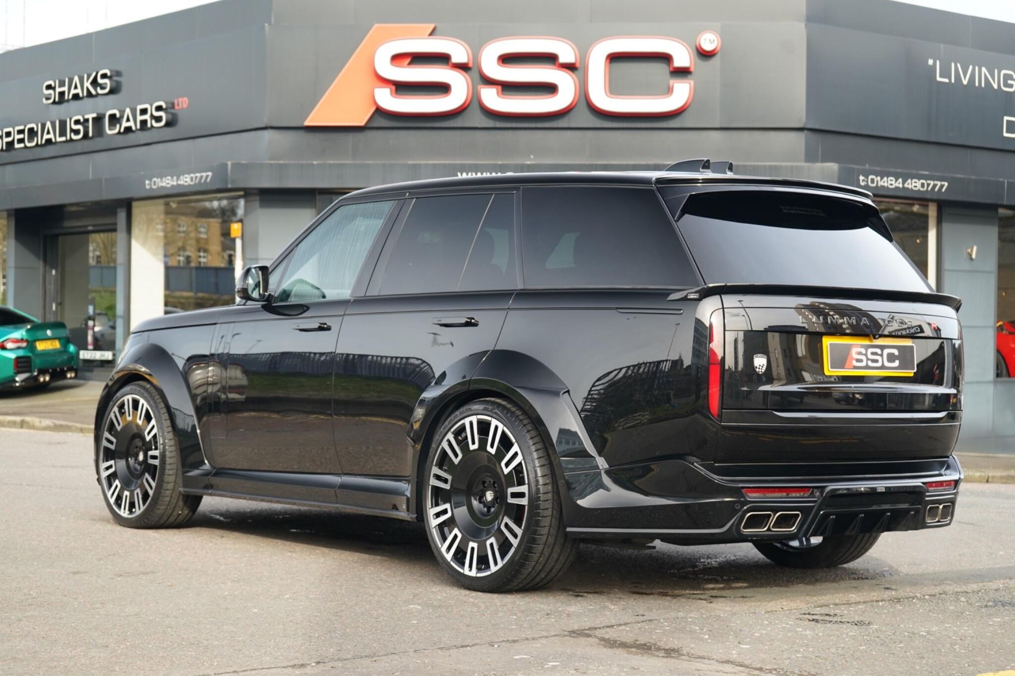 LAND ROVER RANGE ROVER ESTATE 3.0 P400 HSE 4dr Auto for sale UK - Slide 9