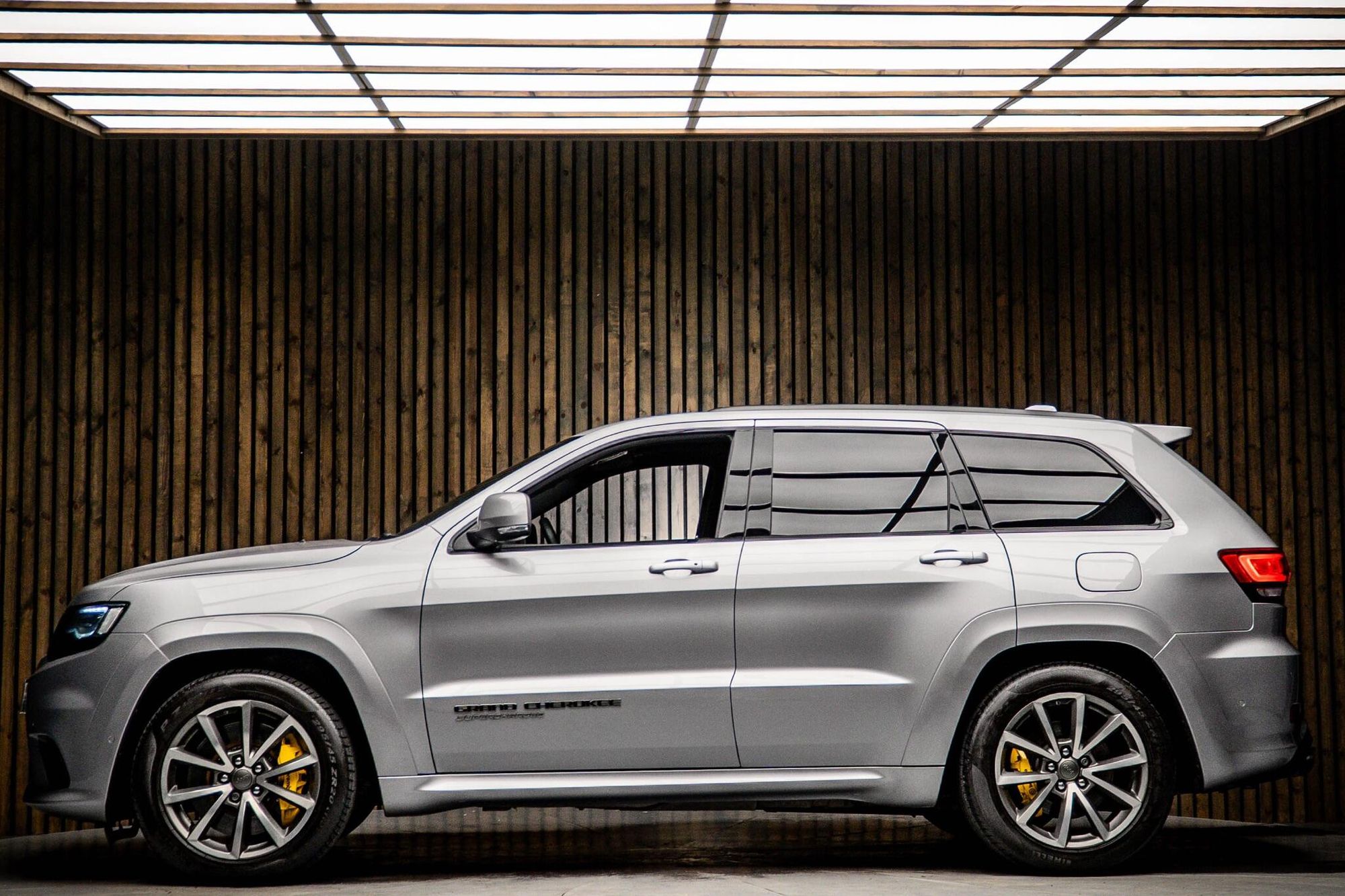 JEEP GRAND CHEROKEE SW SPECIAL EDITION 6.2 V8 HEMI Supercharged Trackhawk 5dr Auto for sale UK - Slide 7