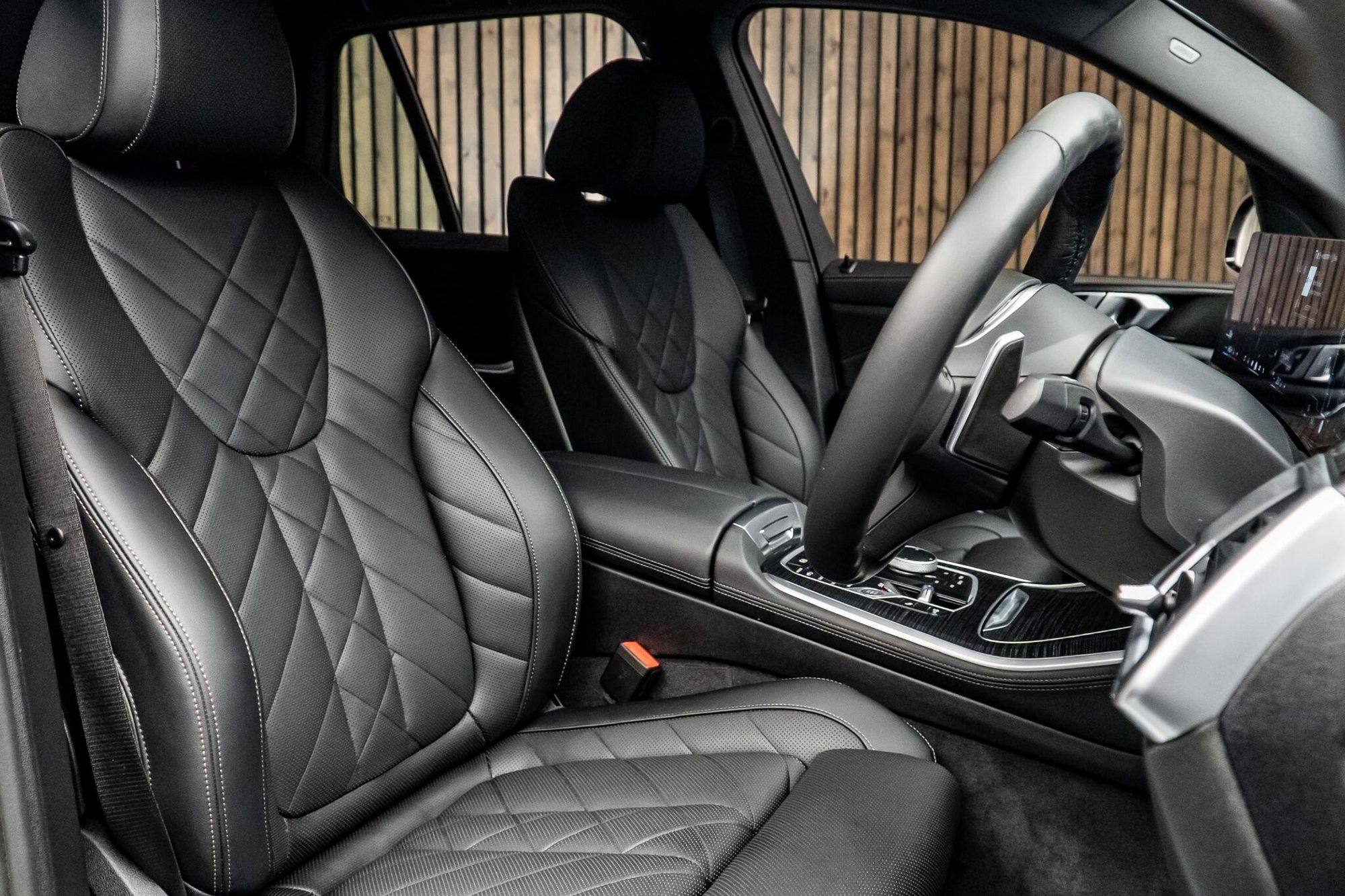 BMW X5 DIESEL ESTATE xDrive30d MHT M Sport 5dr Auto for sale UK - Slide 2