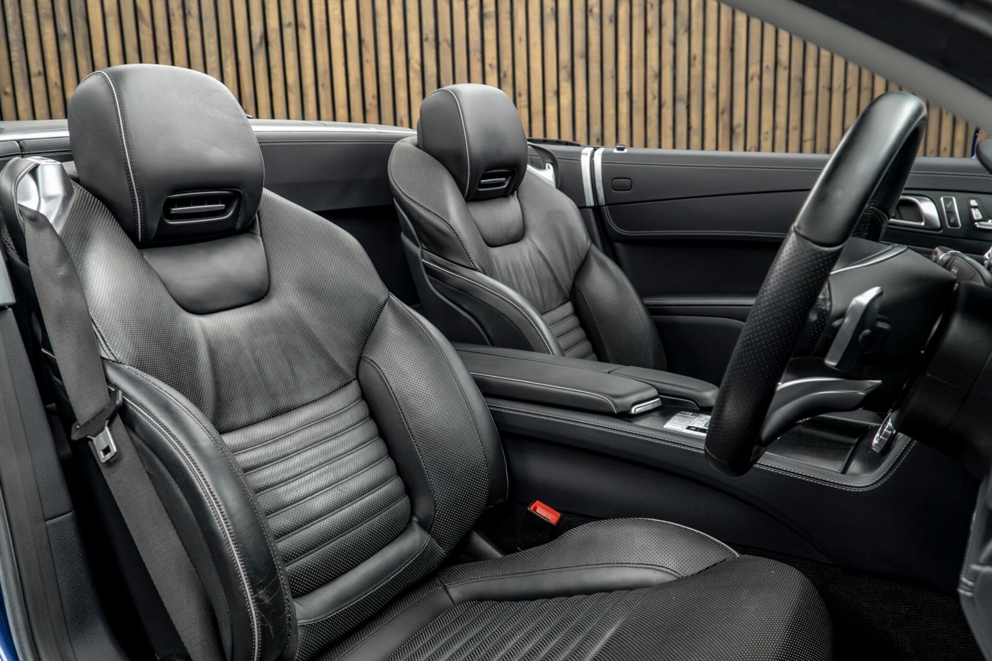 MERCEDES-BENZ SL CLASS CONVERTIBLE SL 500 AMG Line Premium 2dr 9G-Tronic for sale UK - Slide 2