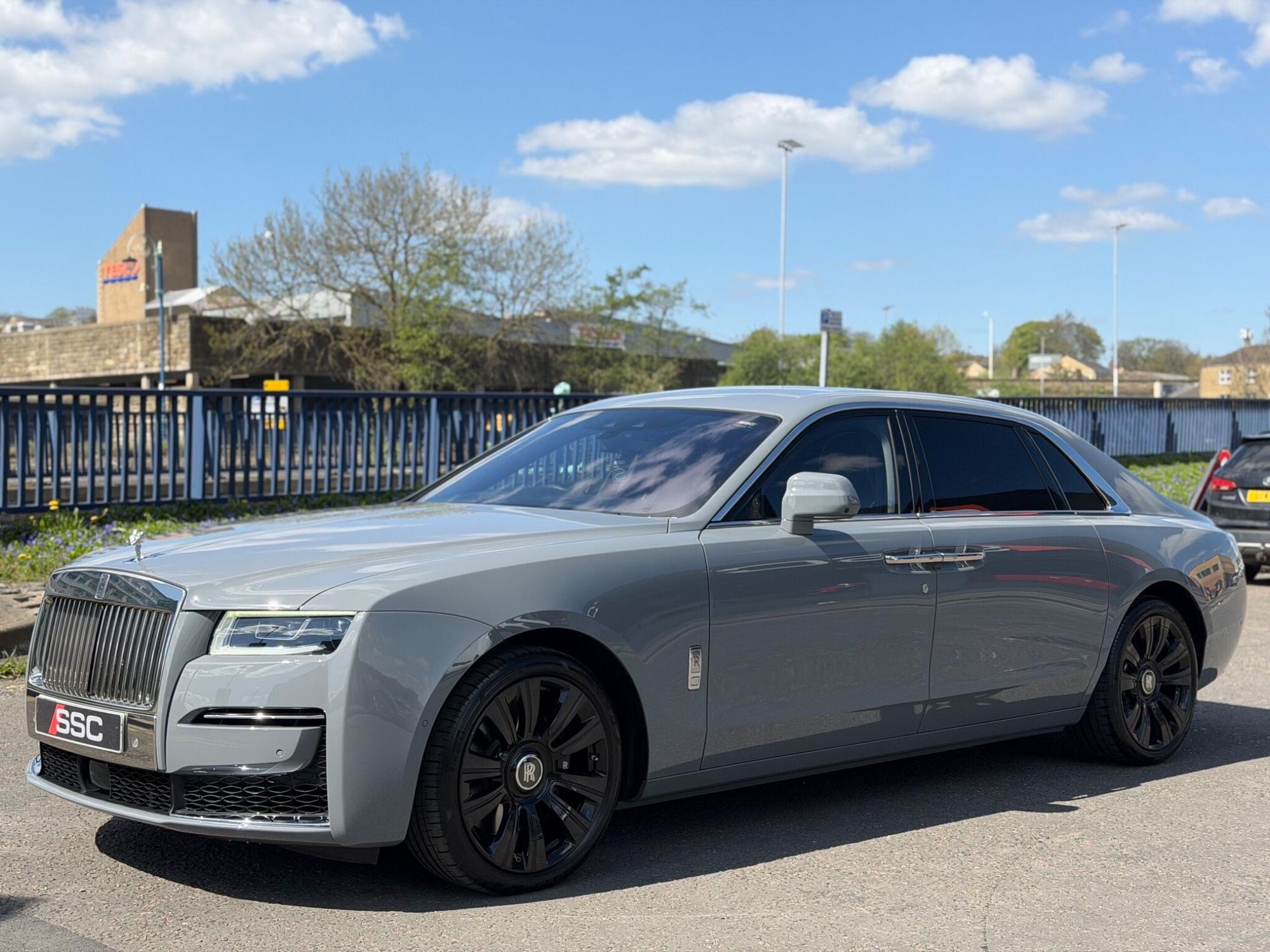 ROLLS-ROYCE GHOST SALOON 4dr Auto EWB for sale UK - Slide 6