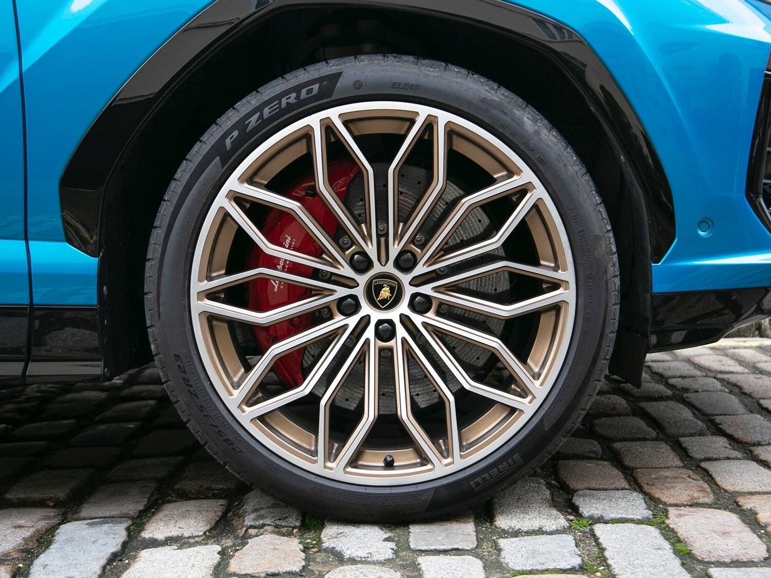 LAMBORGHINI URUS ESTATE 4.0T 25.9kWh Plug-in Hybrid FSI V8 5dr Auto for sale UK - Slide 8